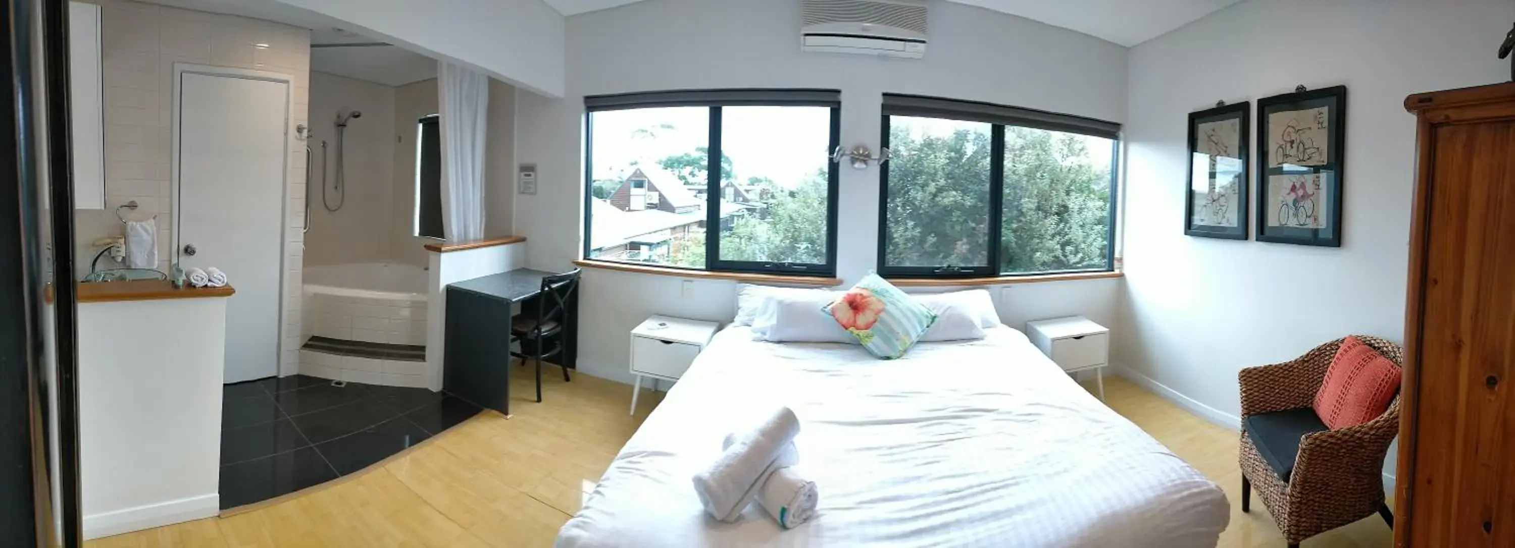 King Studio with Spa Bath and Kitchen/Dining/Living in Dunsborough Apartments & Suites King Studio with Spa Bath and Kitchen/Dining/Living in Dunsborough Apartments & Suites