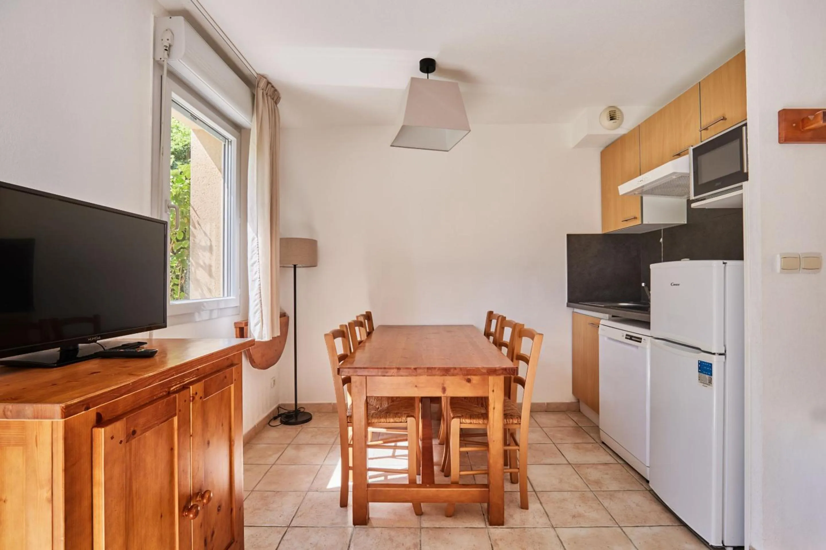 Dining area in Résidence Odalys Le Hameau du Moulin