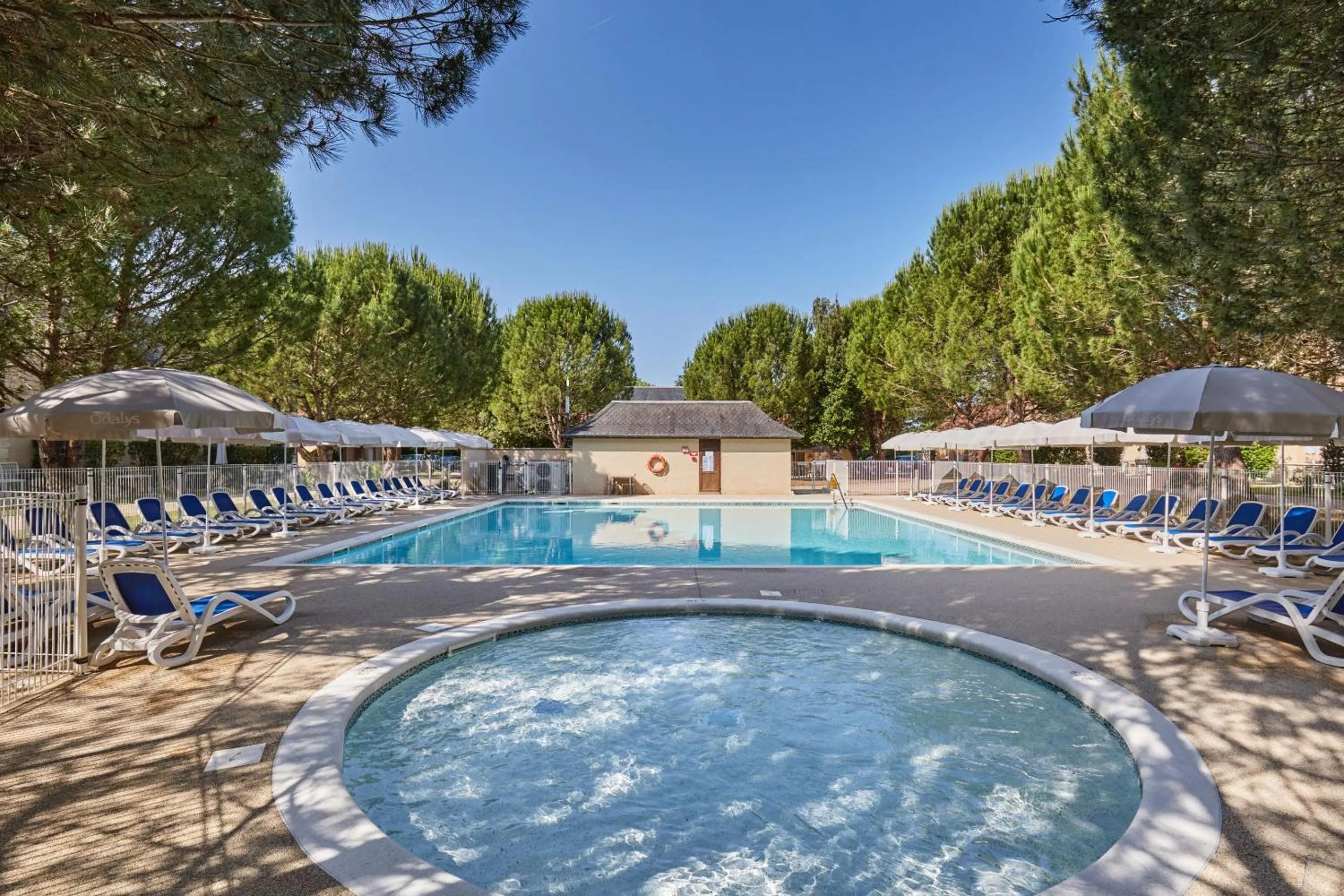 Swimming pool in Résidence Odalys Le Hameau du Moulin
