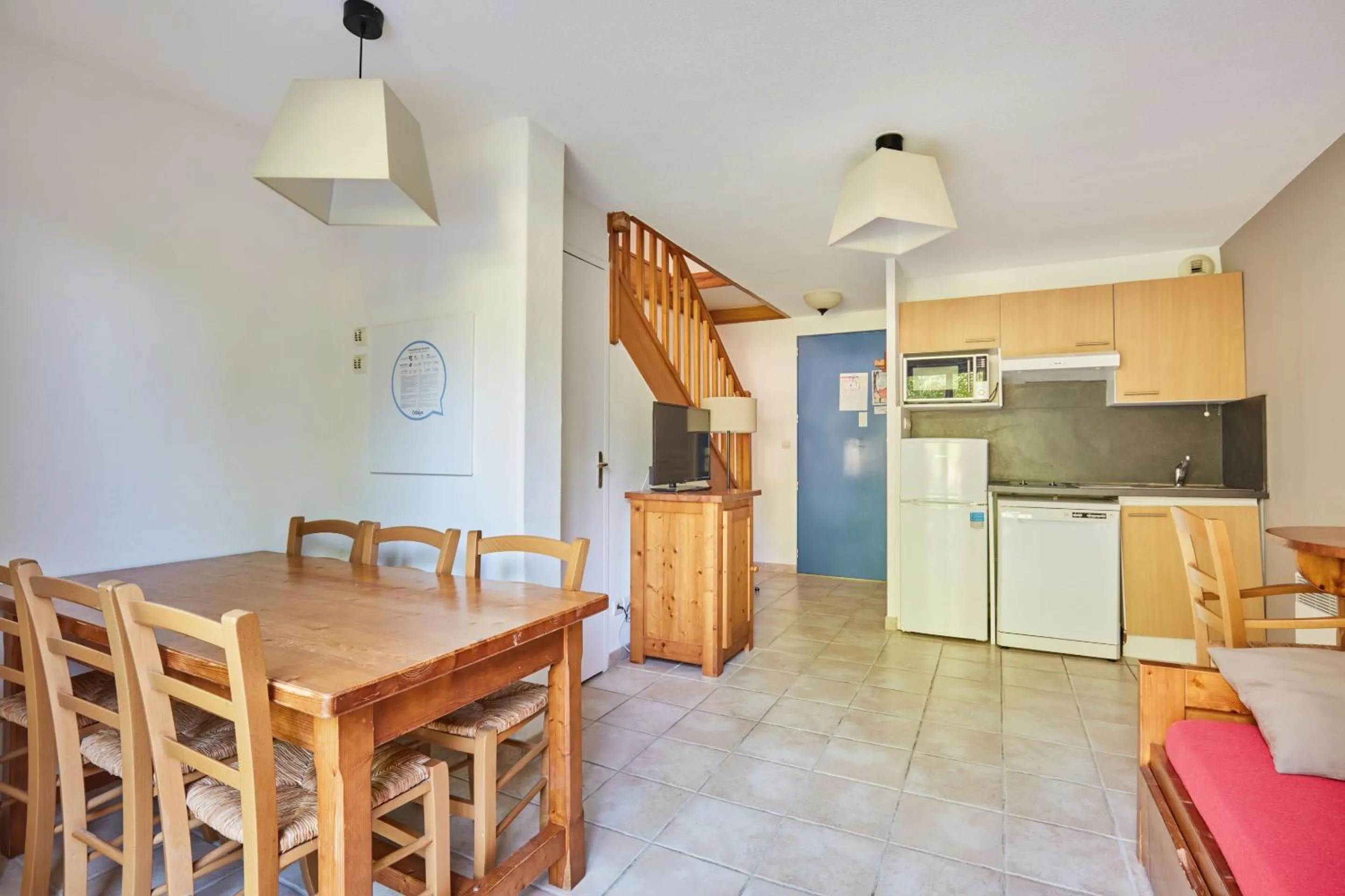 Dining area in Résidence Odalys Le Hameau du Moulin