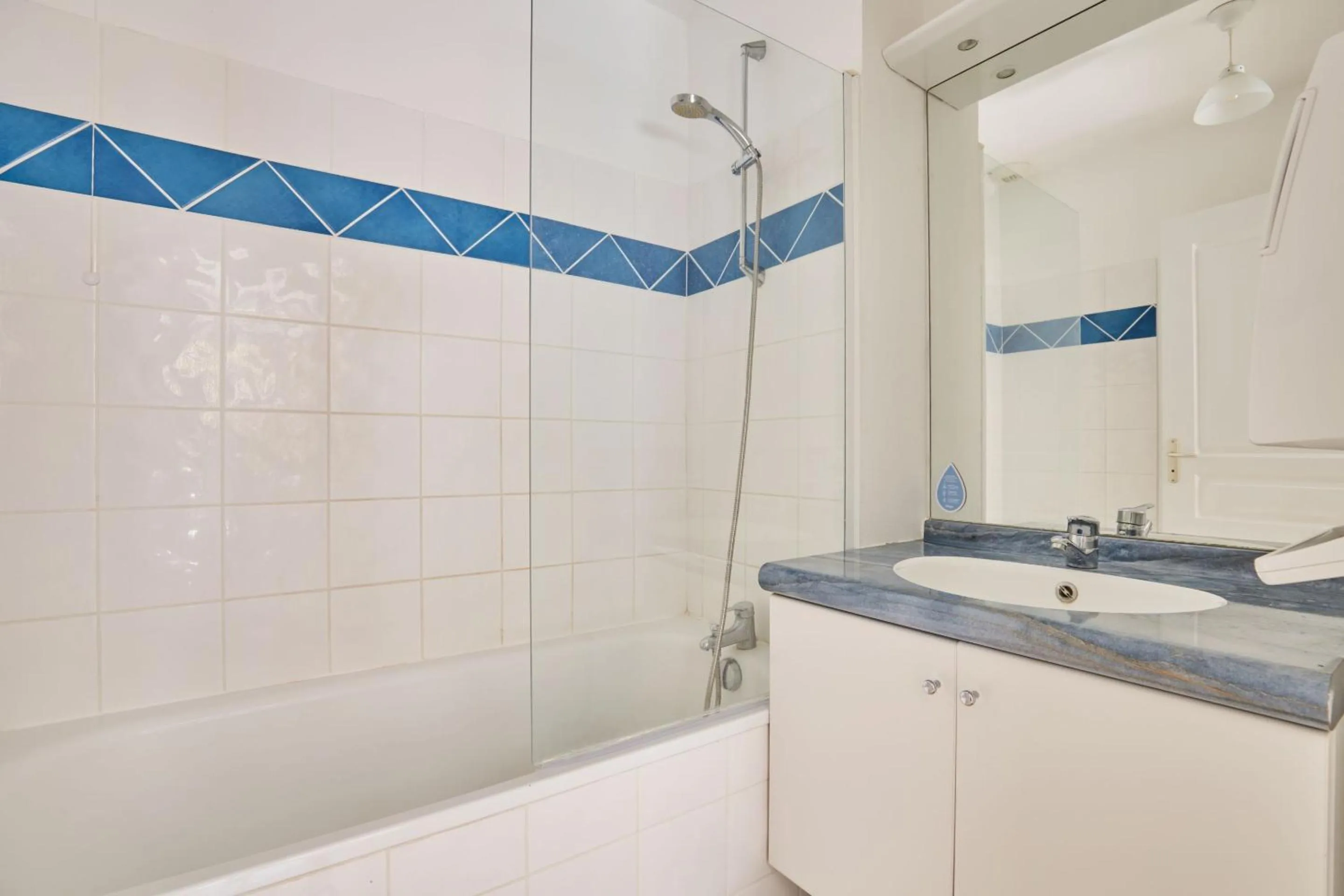 Bathroom in Résidence Odalys Le Hameau du Moulin