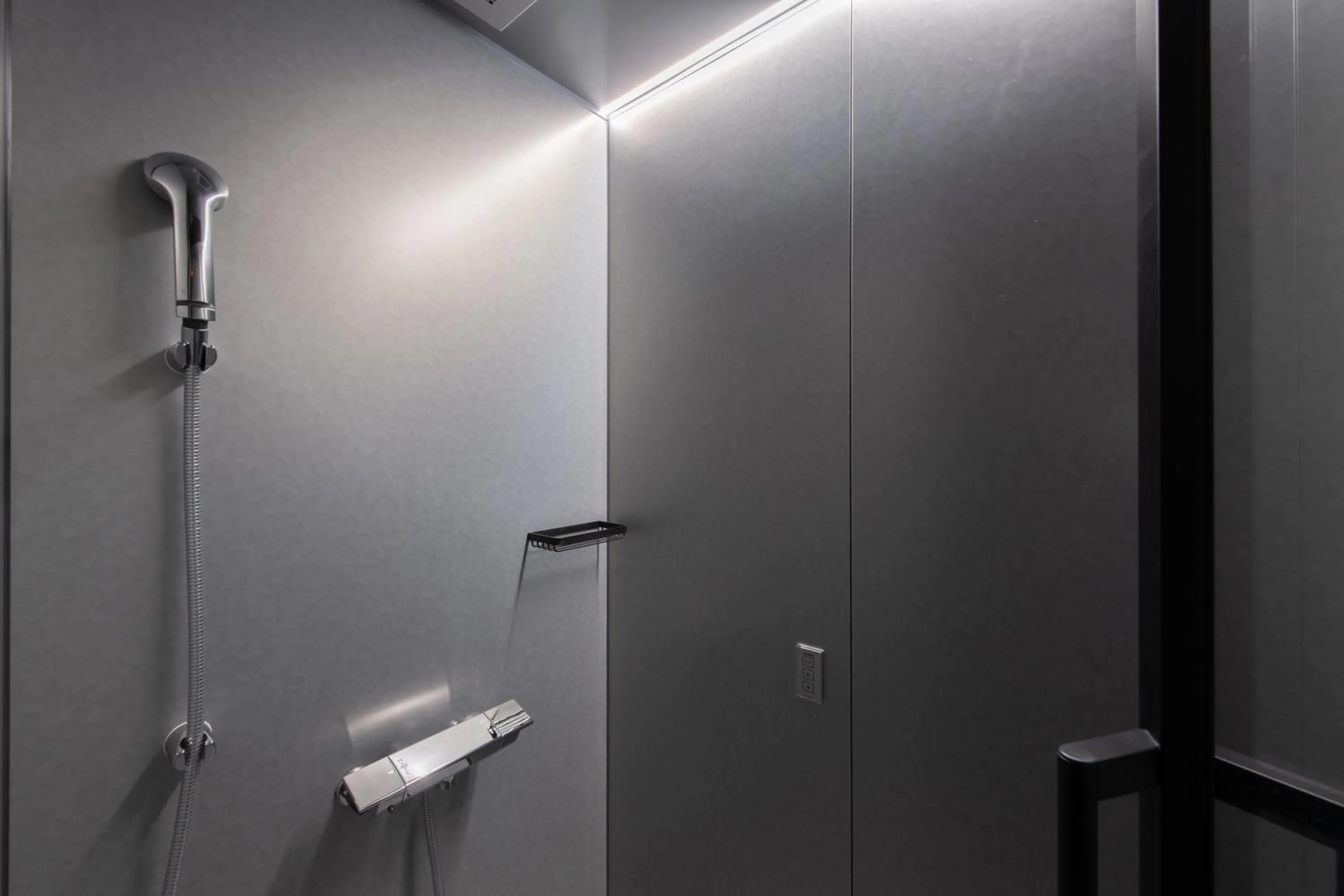 Photo of the whole room in KAIKA Tokyo by THE SHARE HOTELS