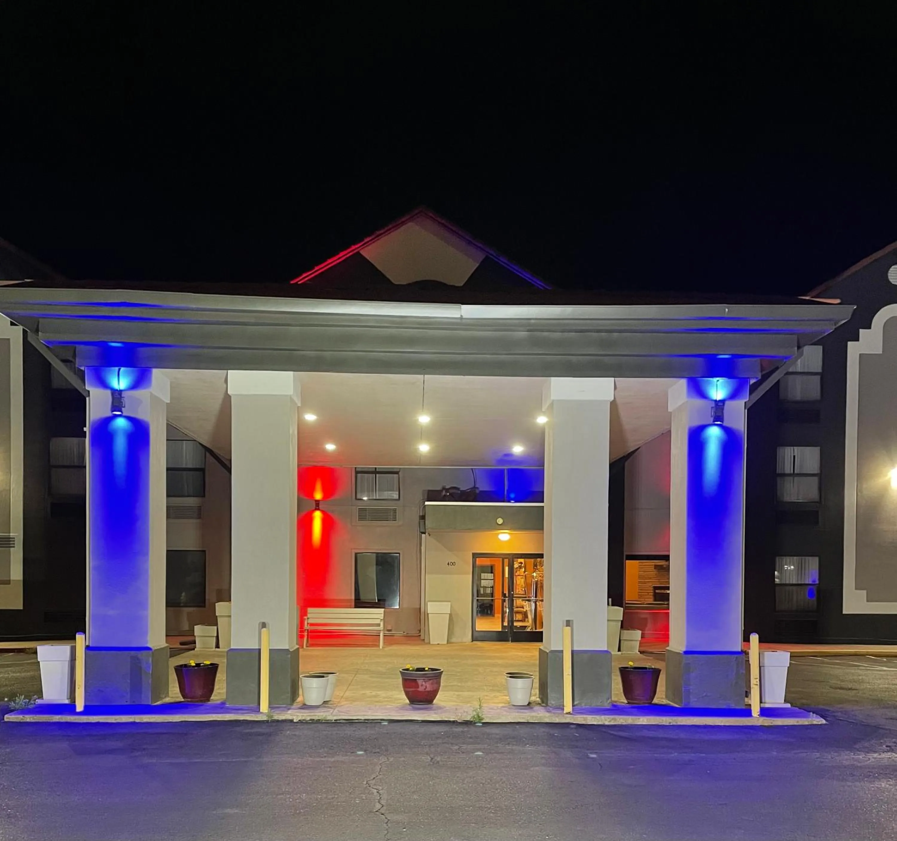 Property building in Ruidoso Mountain Inn