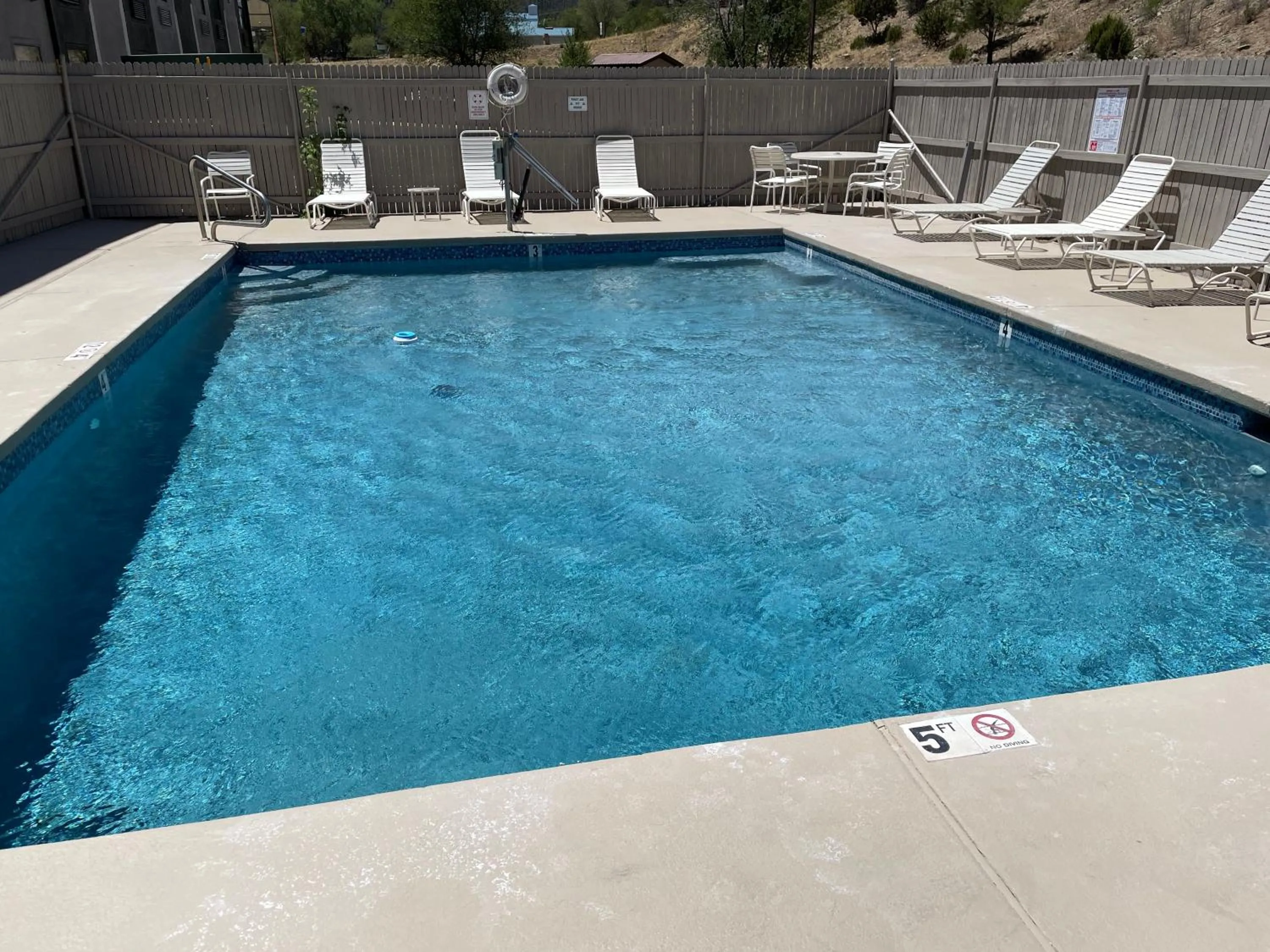 Swimming pool in Ruidoso Mountain Inn