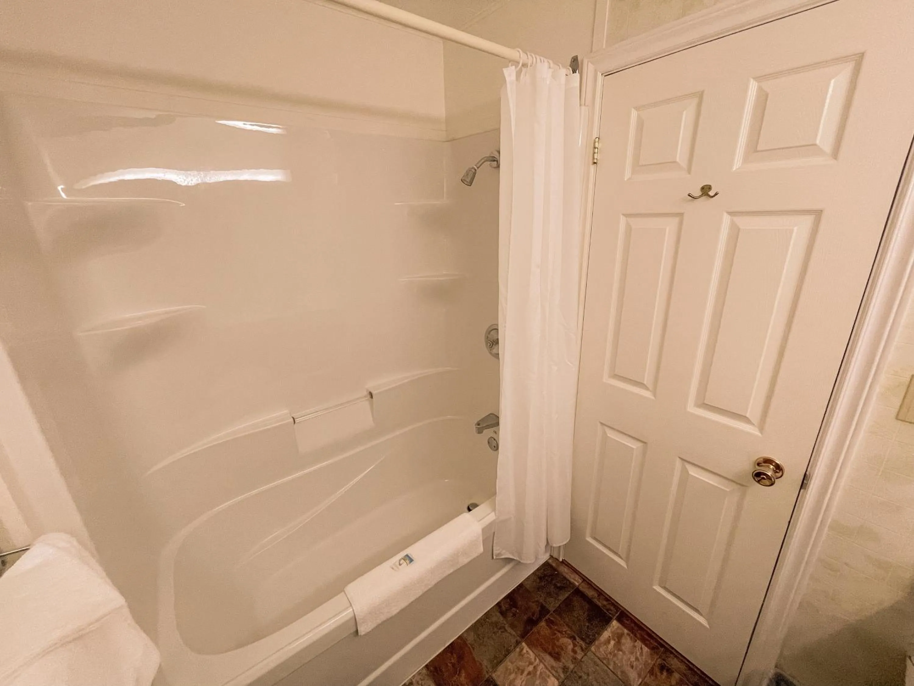 Bathroom in Silverwood Motel