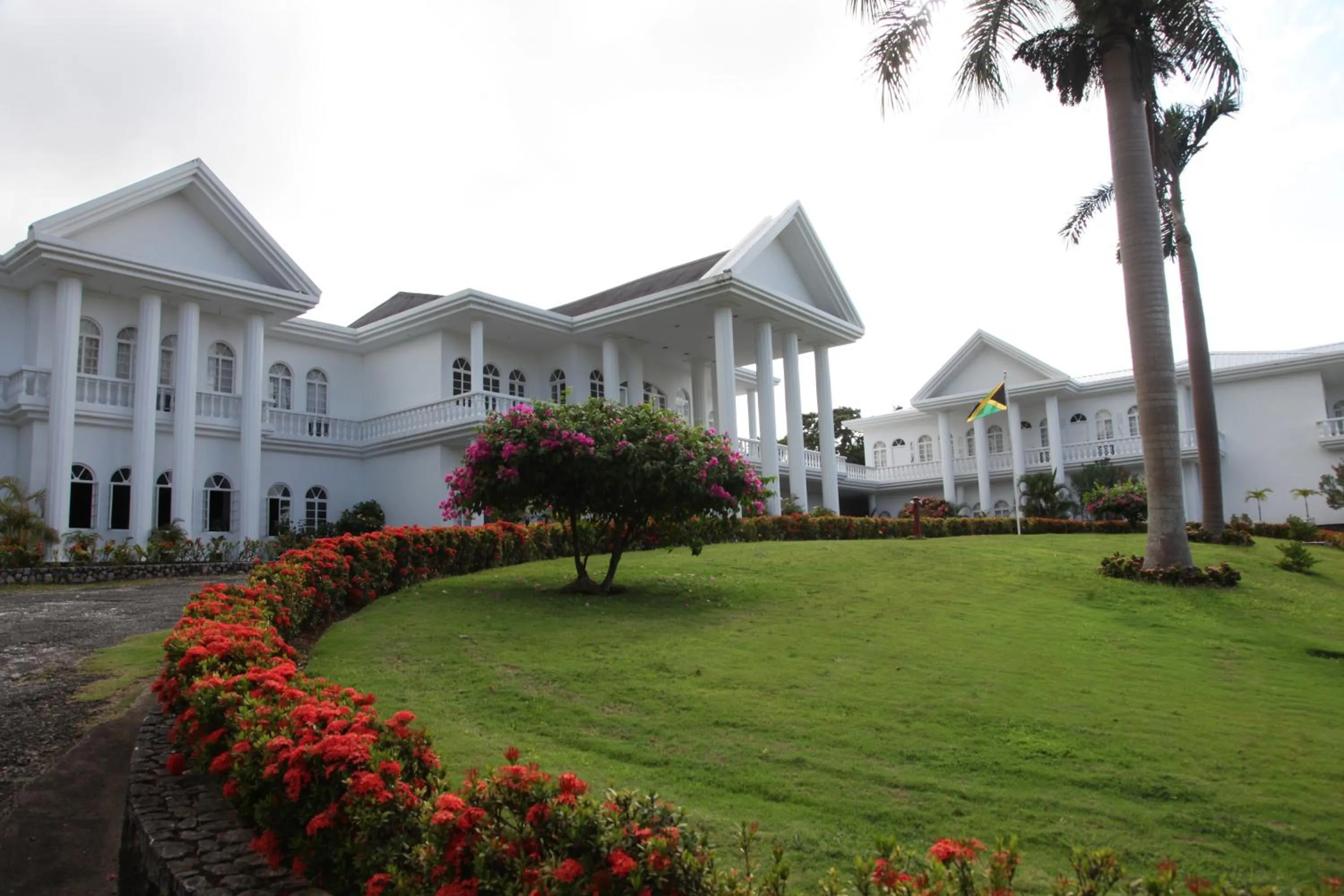 Facade/entrance in Jamaica Palace Hotel