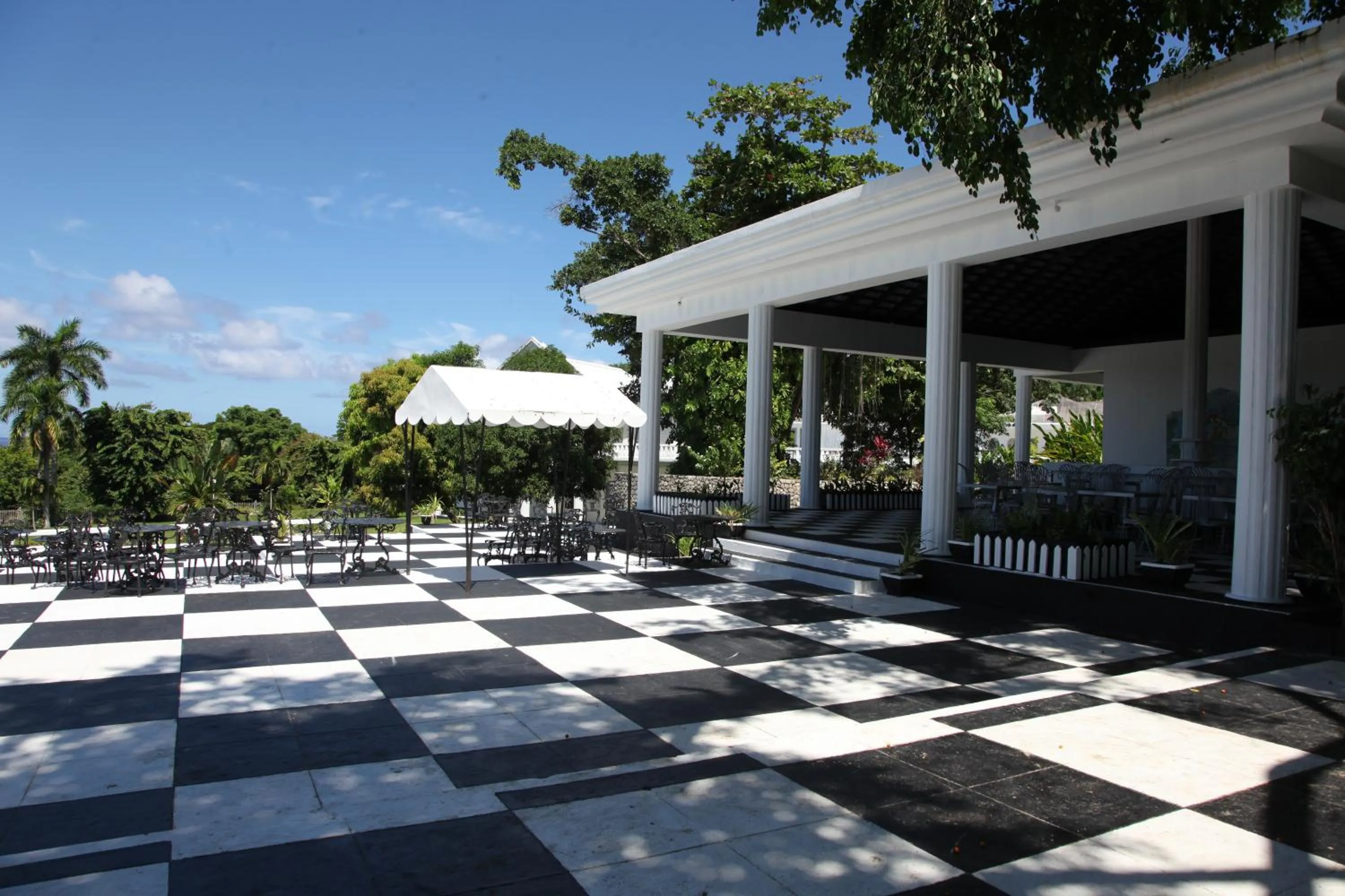 Patio in Jamaica Palace Hotel