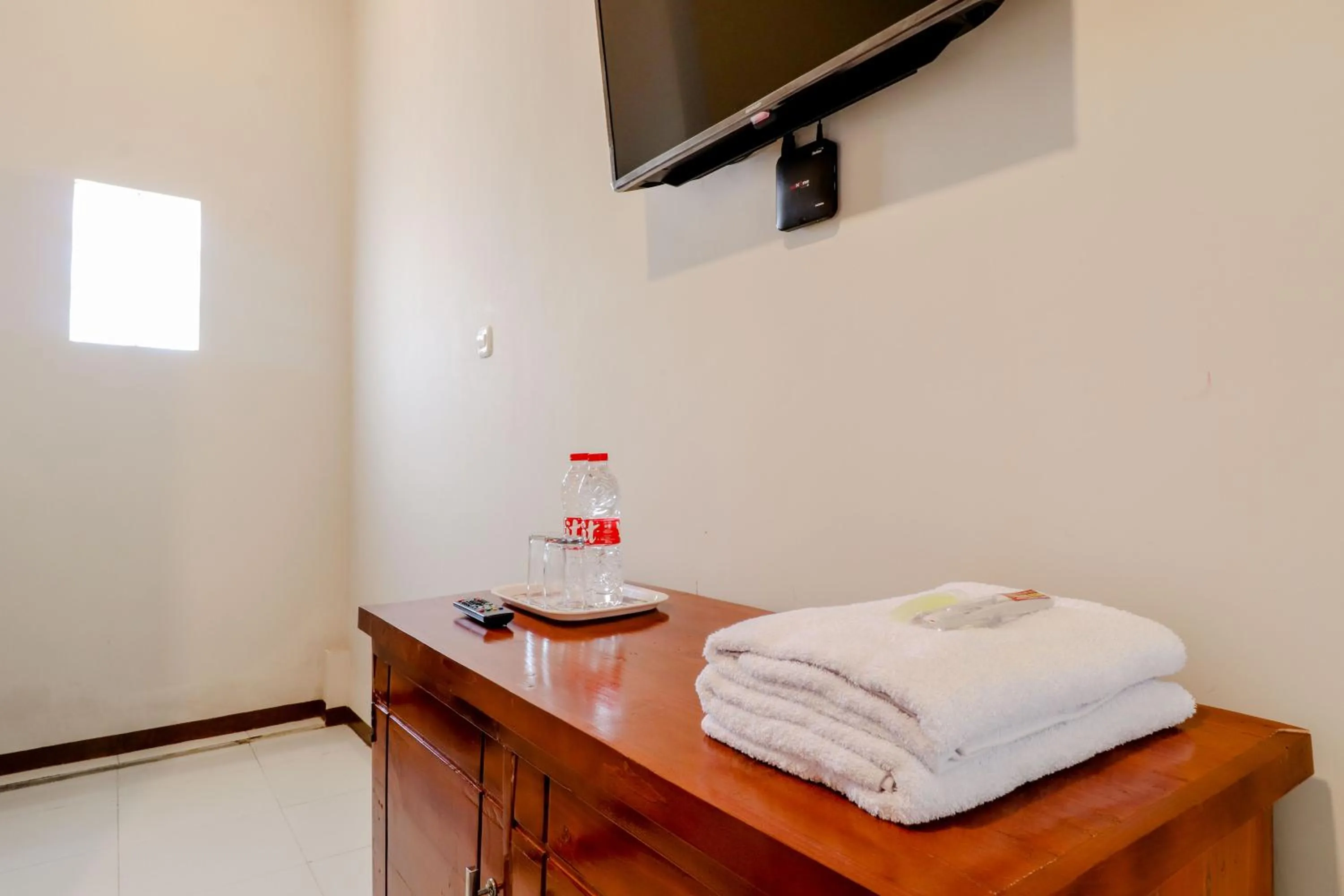 TV and multimedia in Guesthouse Nusa Indah Syariah 2