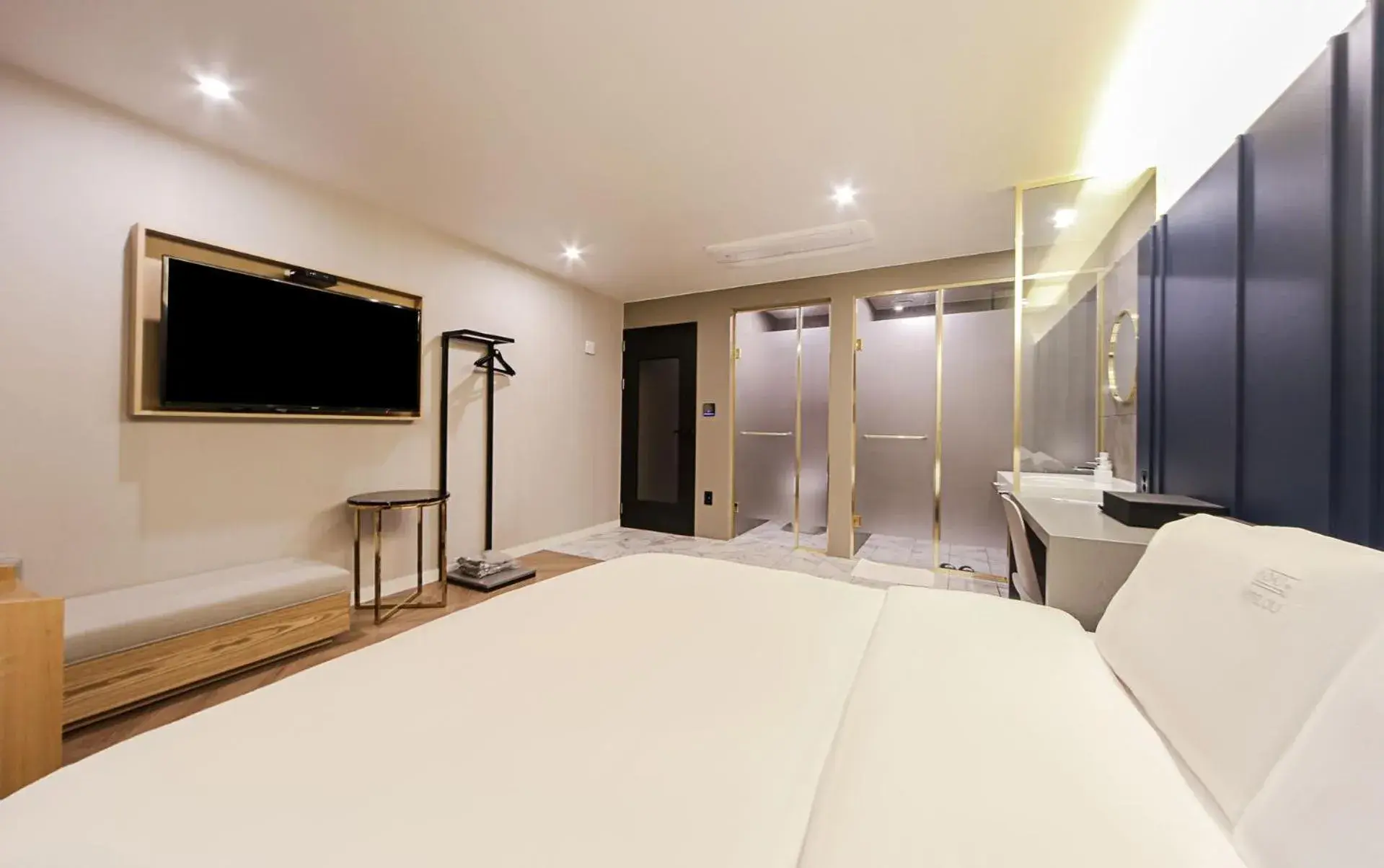 Communal lounge/ TV room, Bed in Hotel OU Communal lounge/ TV room, Bed in Hotel OU