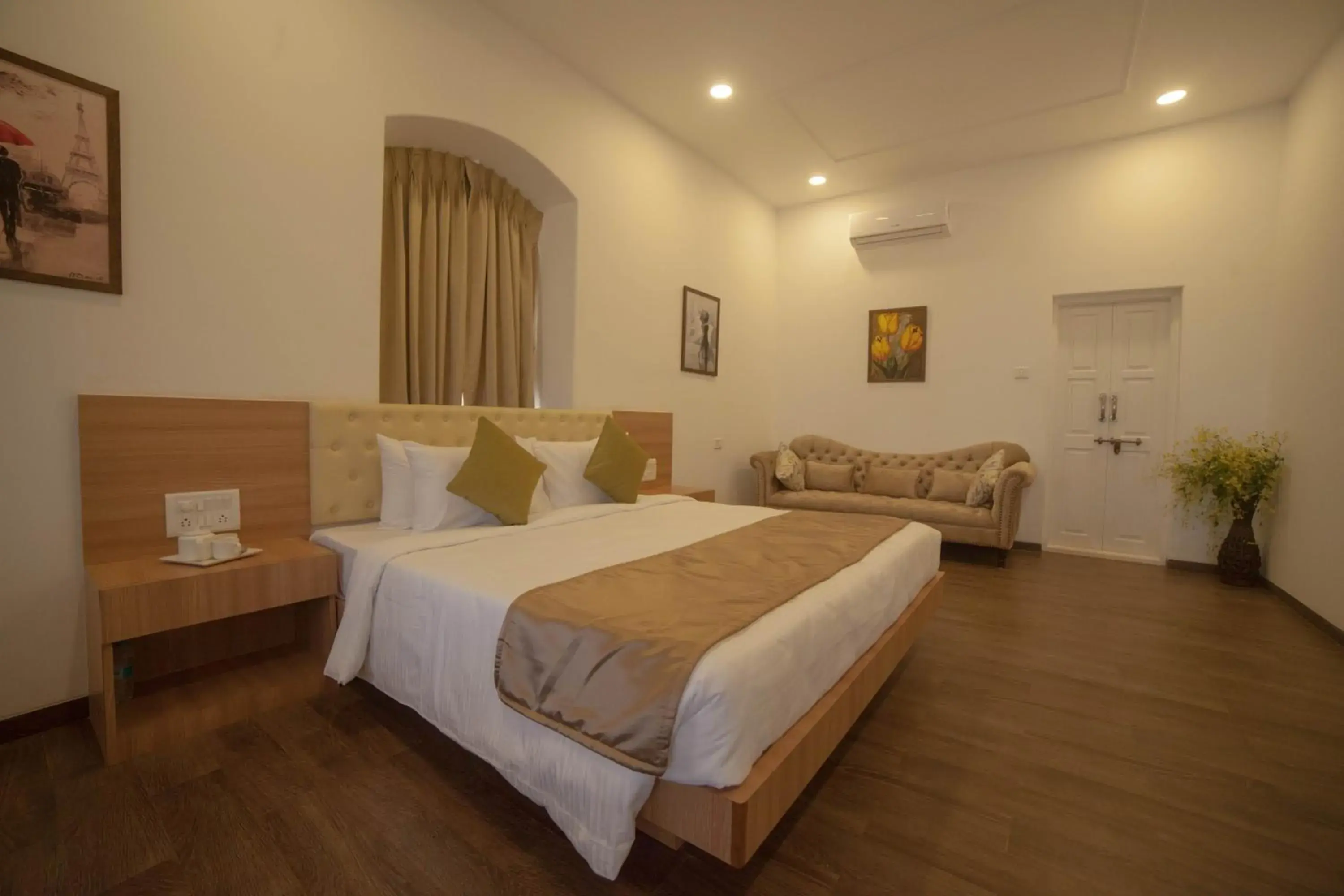 Bedroom, Bed in Regenta Place Green Leaf Mahabaleshwar Bedroom, Bed in Regenta Place Green Leaf Mahabaleshwar