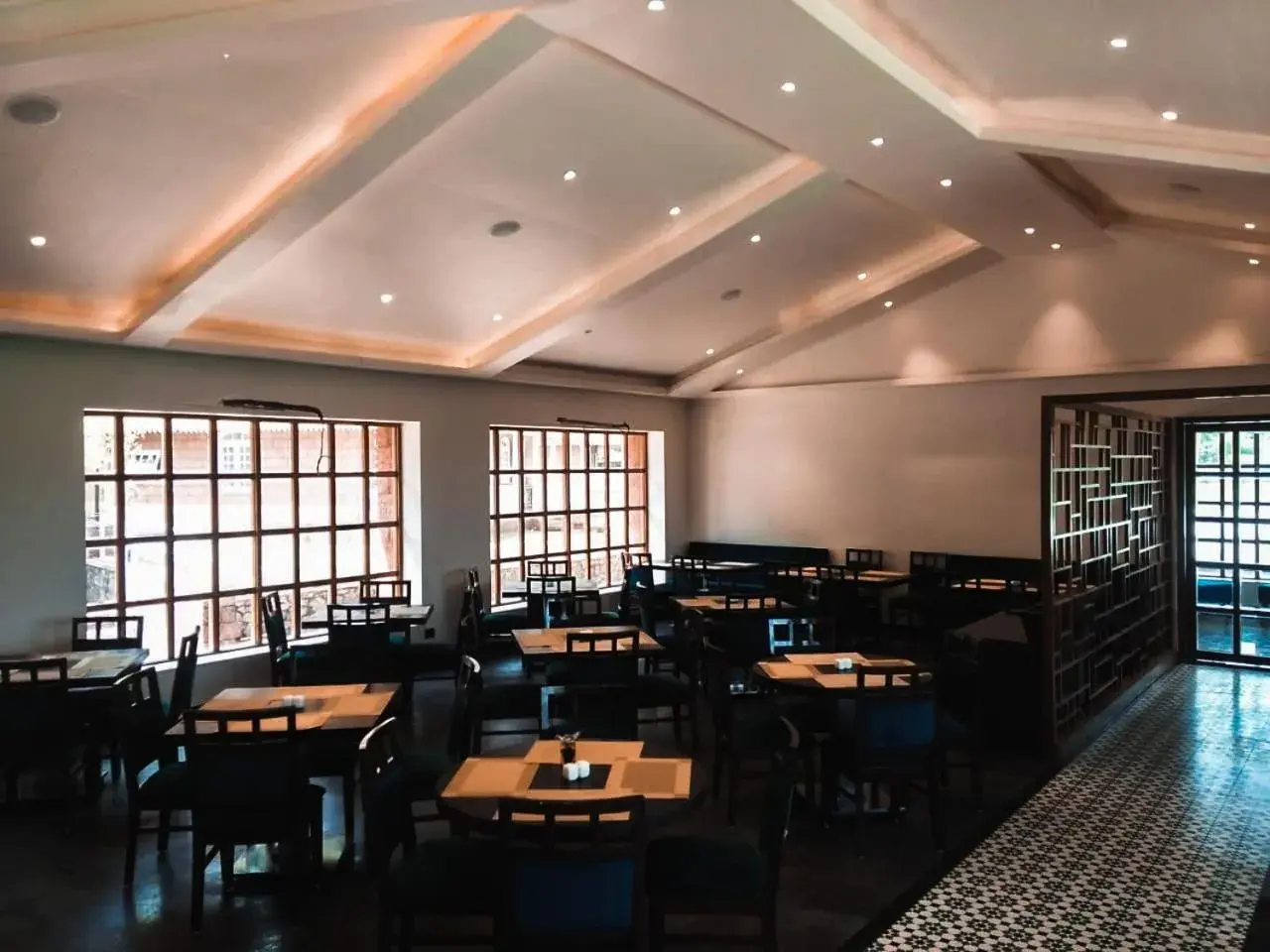 Restaurant/places to eat in Regenta Place Green Leaf Mahabaleshwar Restaurant/places to eat in Regenta Place Green Leaf Mahabaleshwar