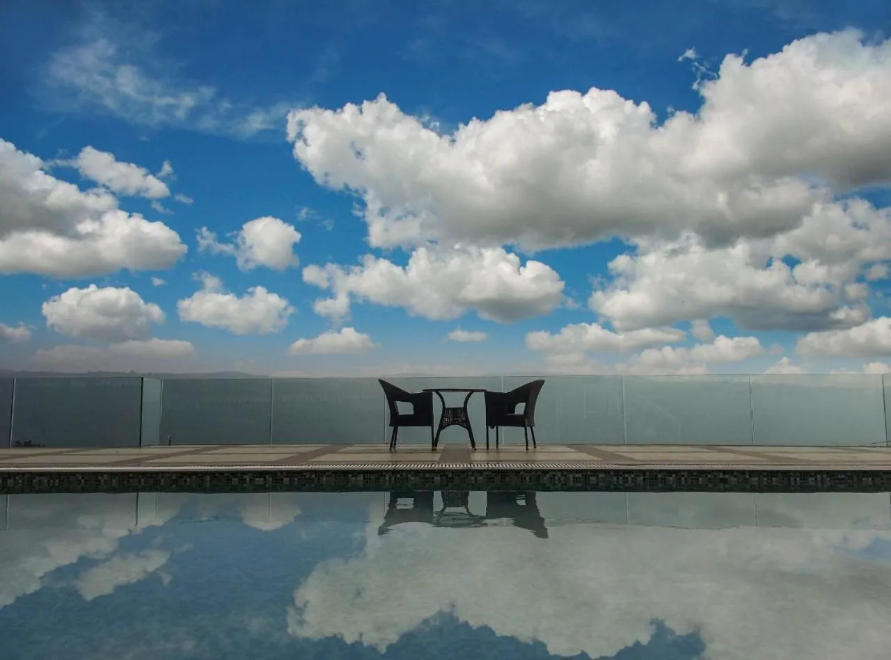 Swimming pool in Regenta Place Green Leaf Mahabaleshwar