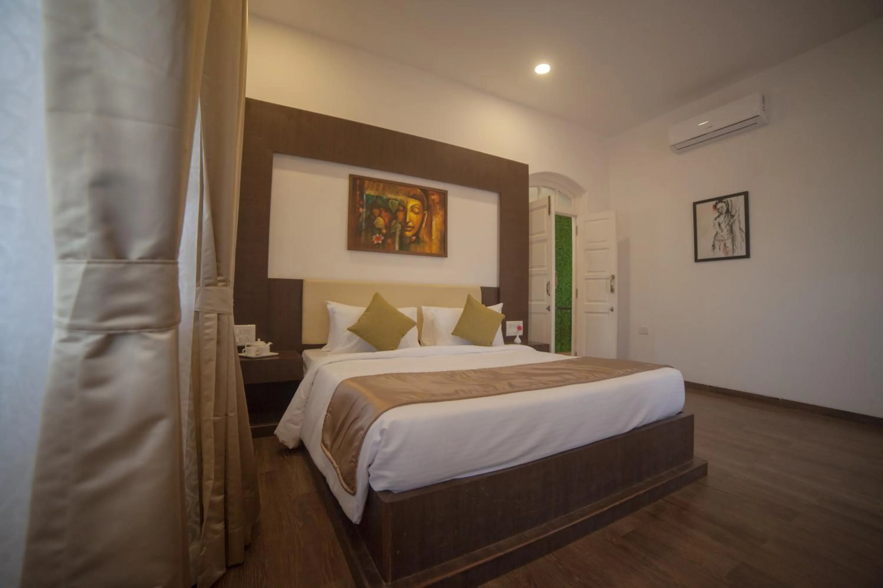 Photo of the whole room, Bed in Regenta Place Green Leaf Mahabaleshwar