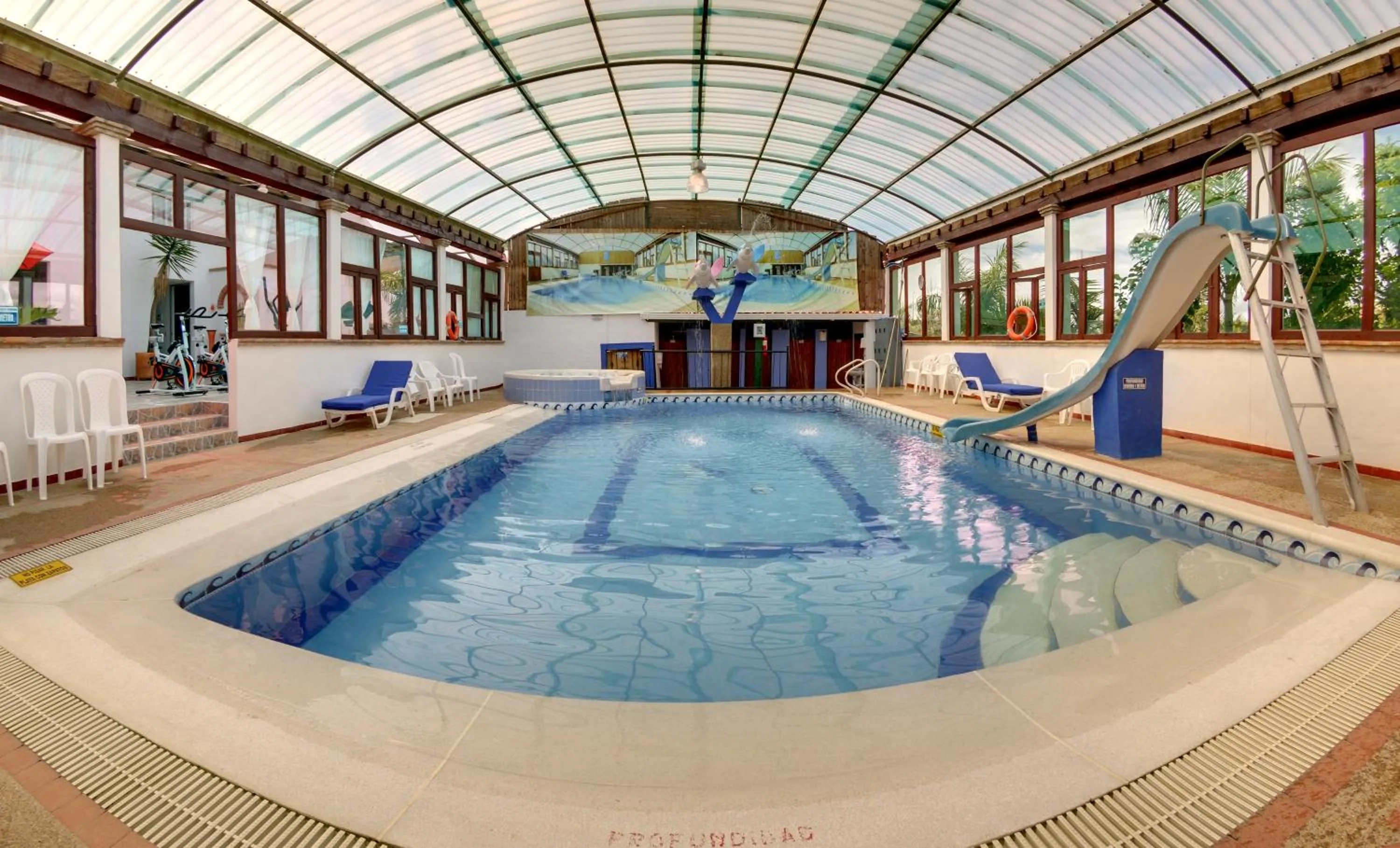 Swimming pool in Hotel Spa Villa Lina