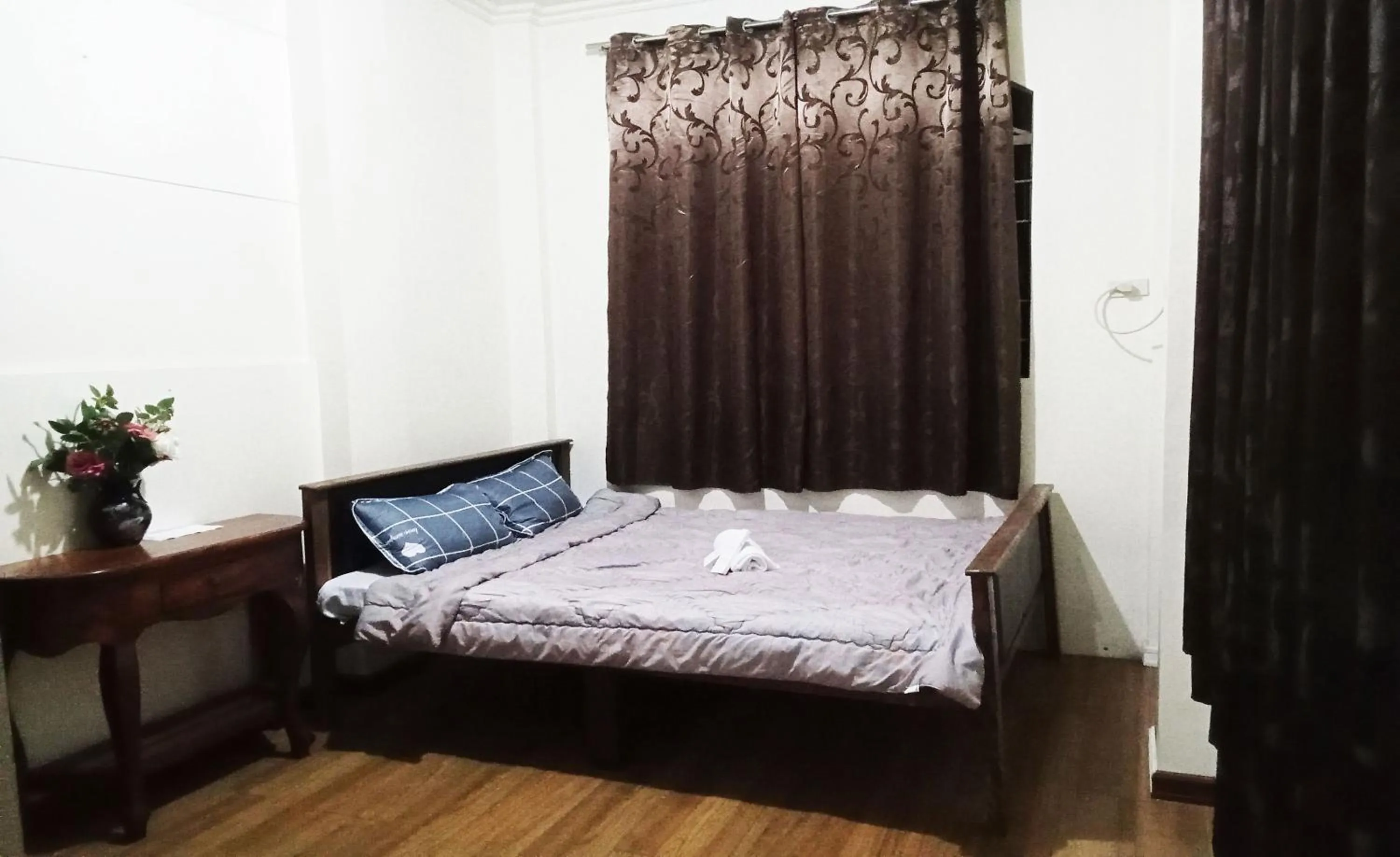 Bed in Leizel's Bed & Breakfast