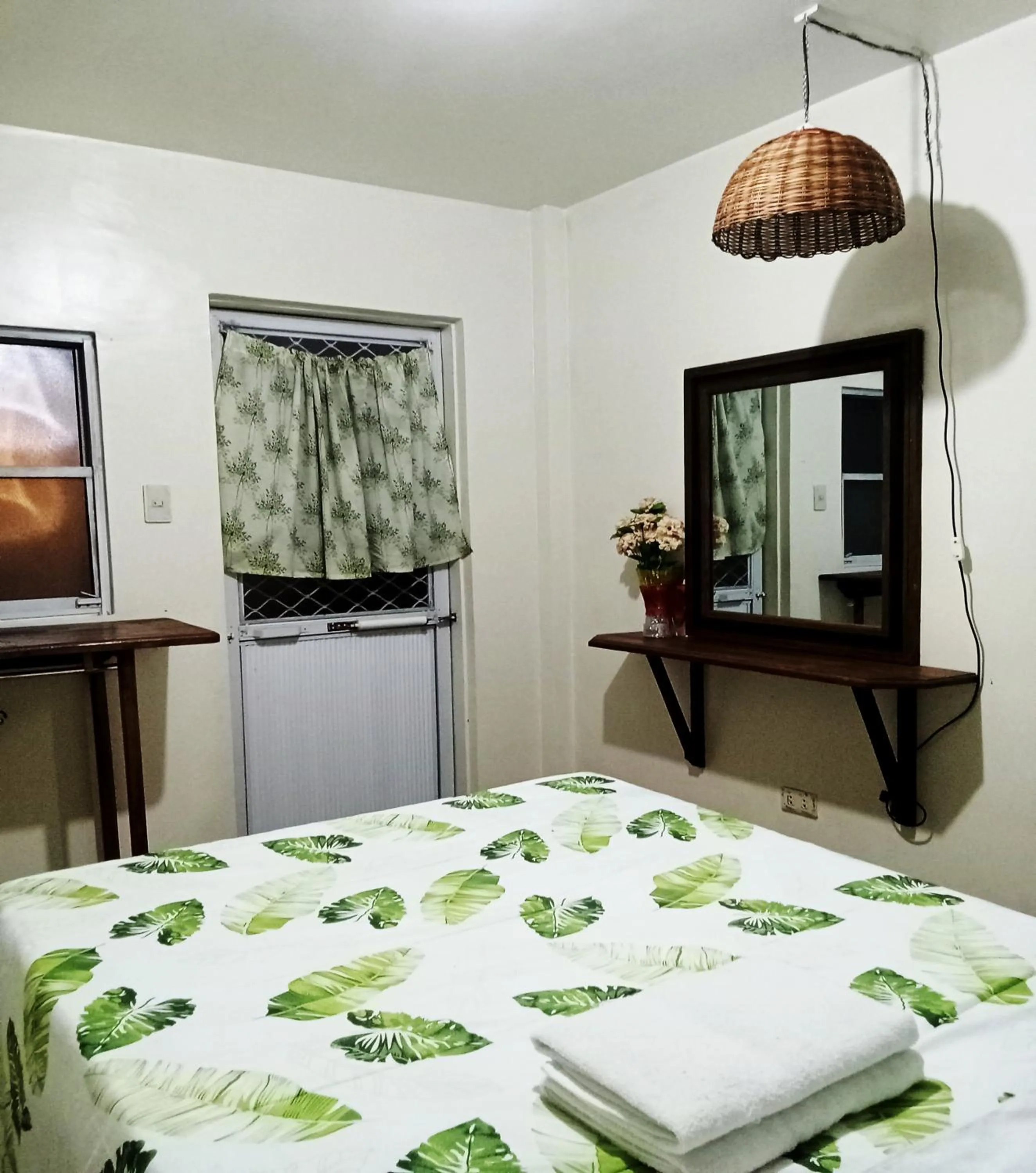 Photo of the whole room, Bed in Leizel's Bed & Breakfast