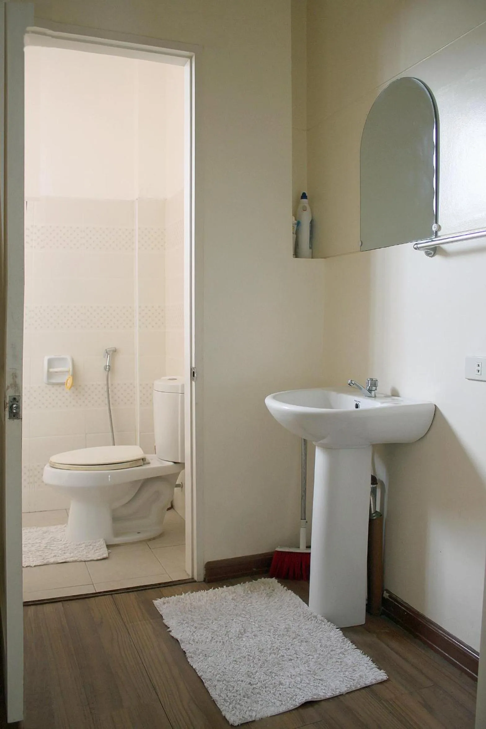 Bathroom in Leizel's Bed & Breakfast