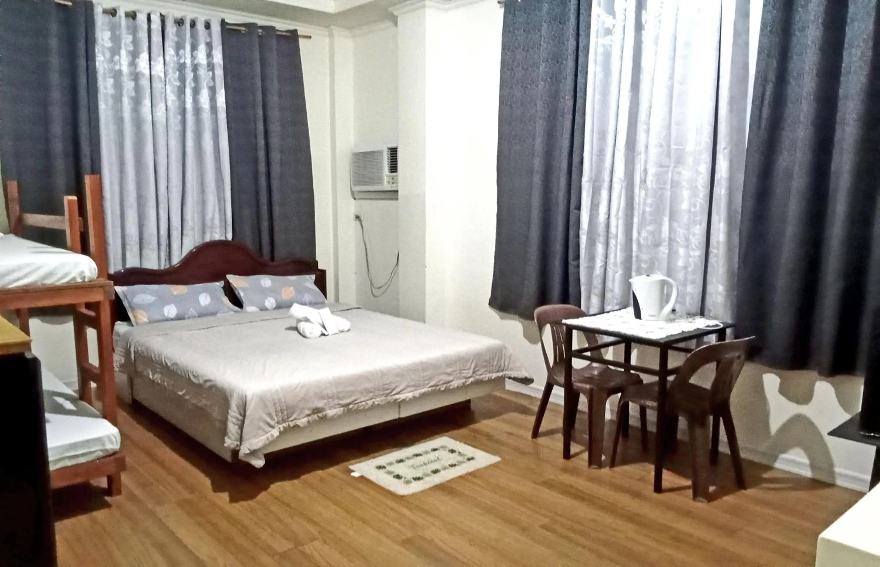 Photo of the whole room, Bed in Leizel's Bed & Breakfast