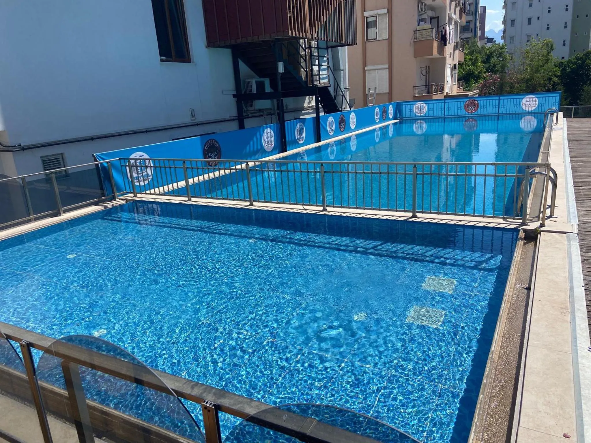 Swimming pool in Zeynel Hotel