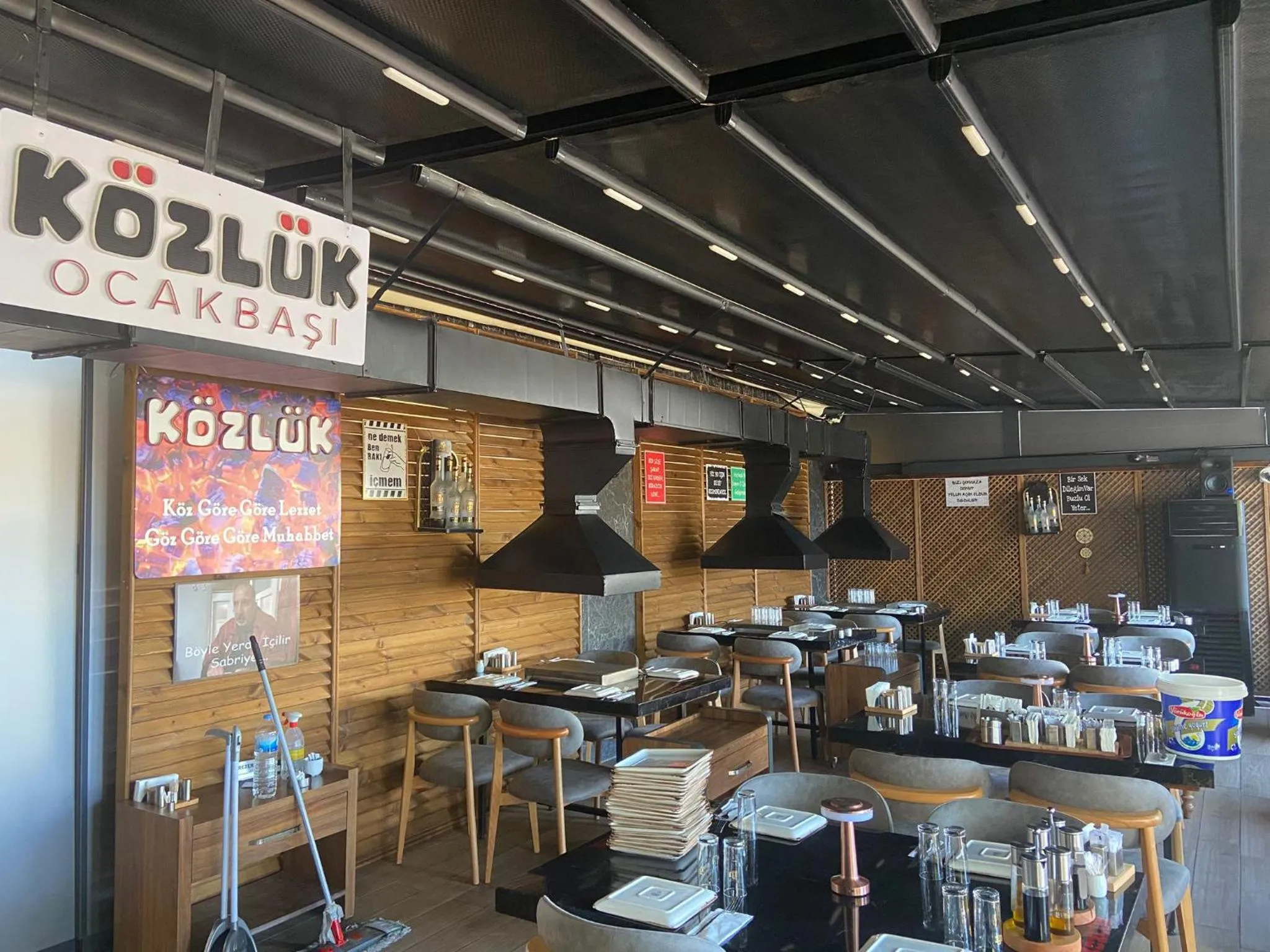 Restaurant/places to eat in Zeynel Hotel