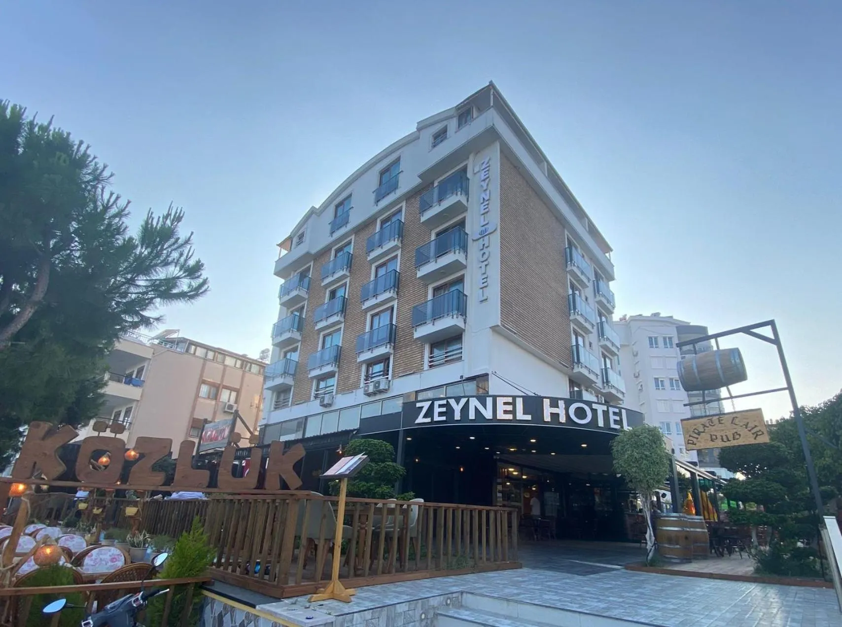Property building in Zeynel Hotel