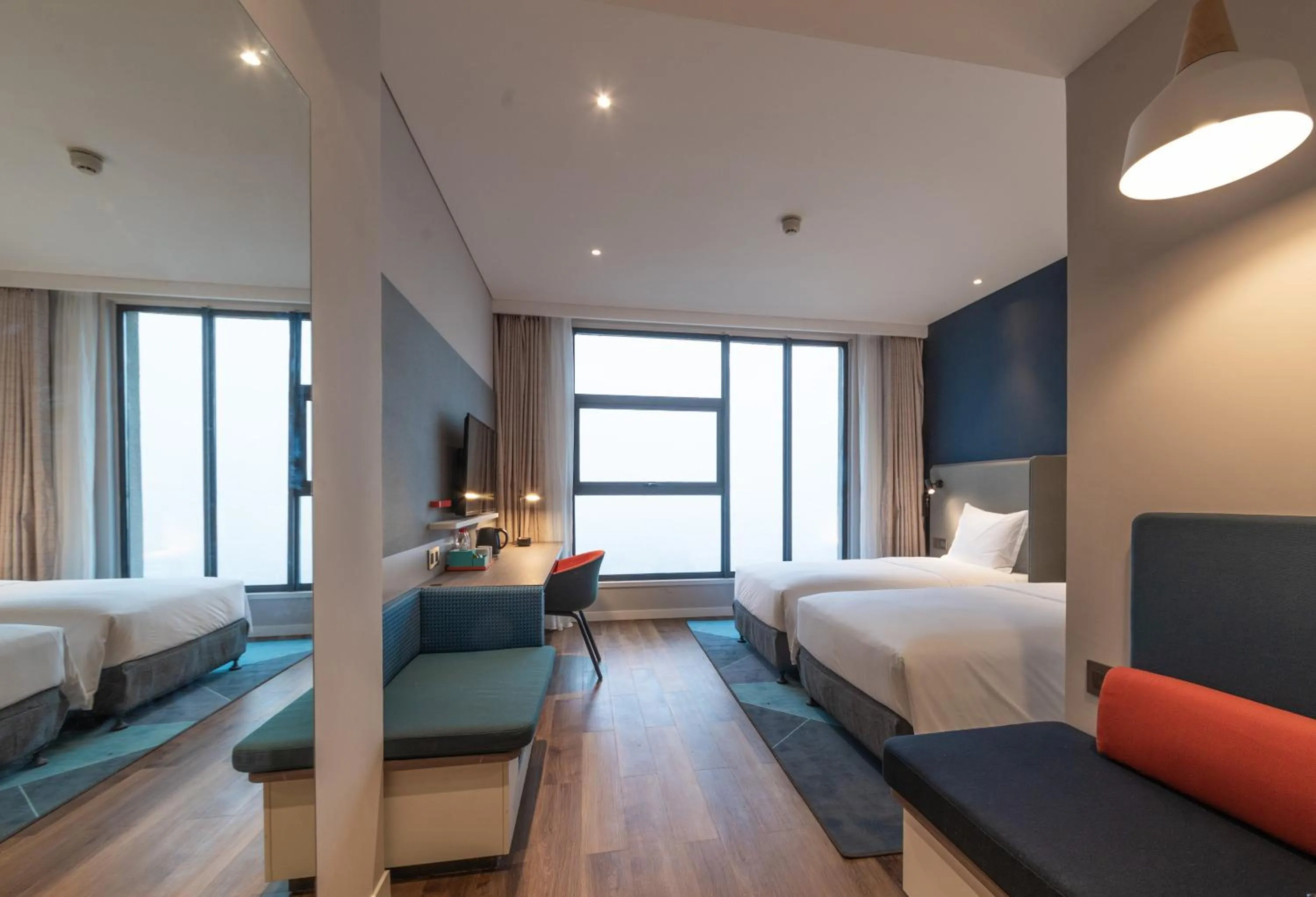 Photo of the whole room in Holiday Inn Express Kaifeng City Center by IHG