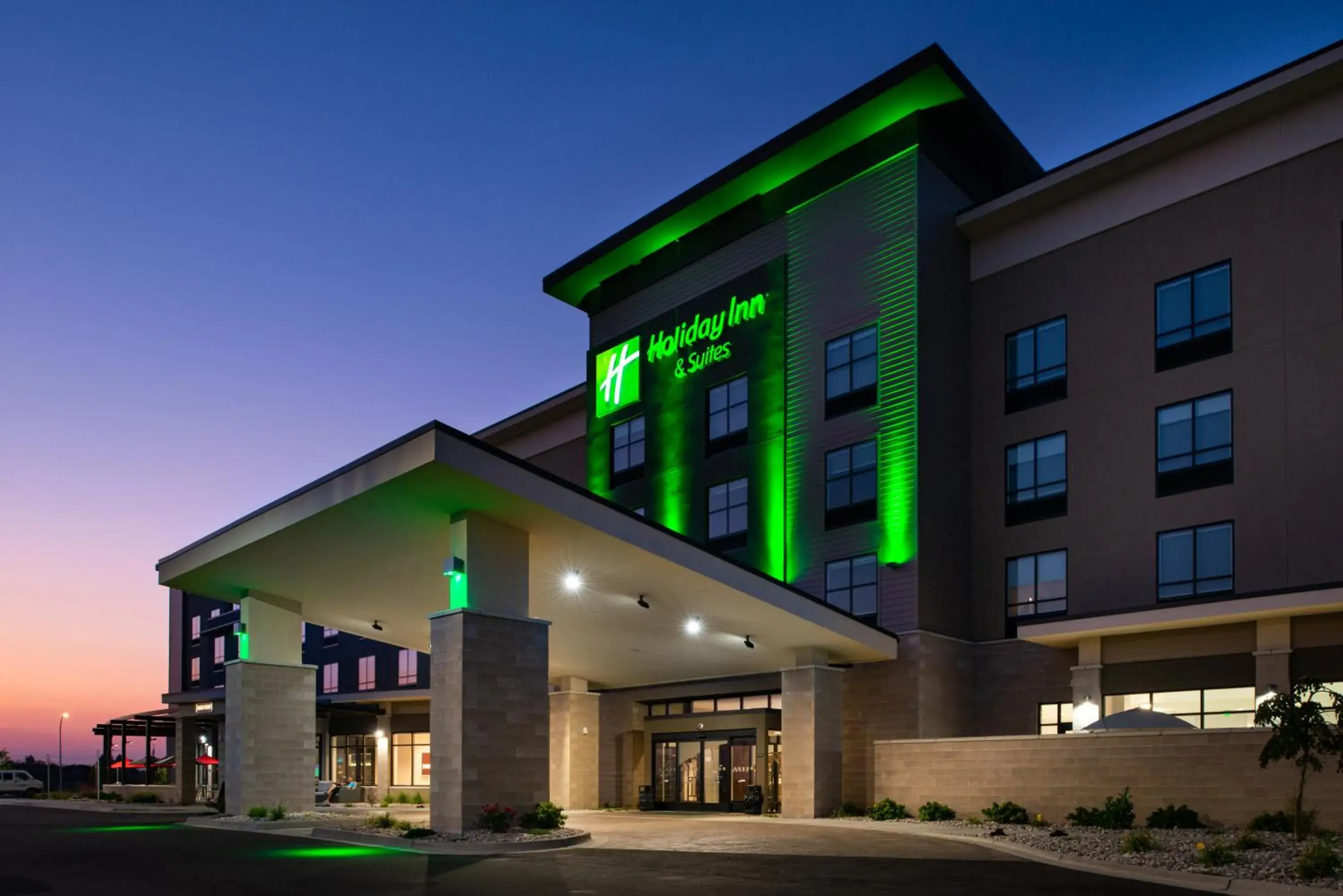 Property building in Holiday Inn & Suites - Idaho Falls by IHG Property building in Holiday Inn & Suites - Idaho Falls by IHG
