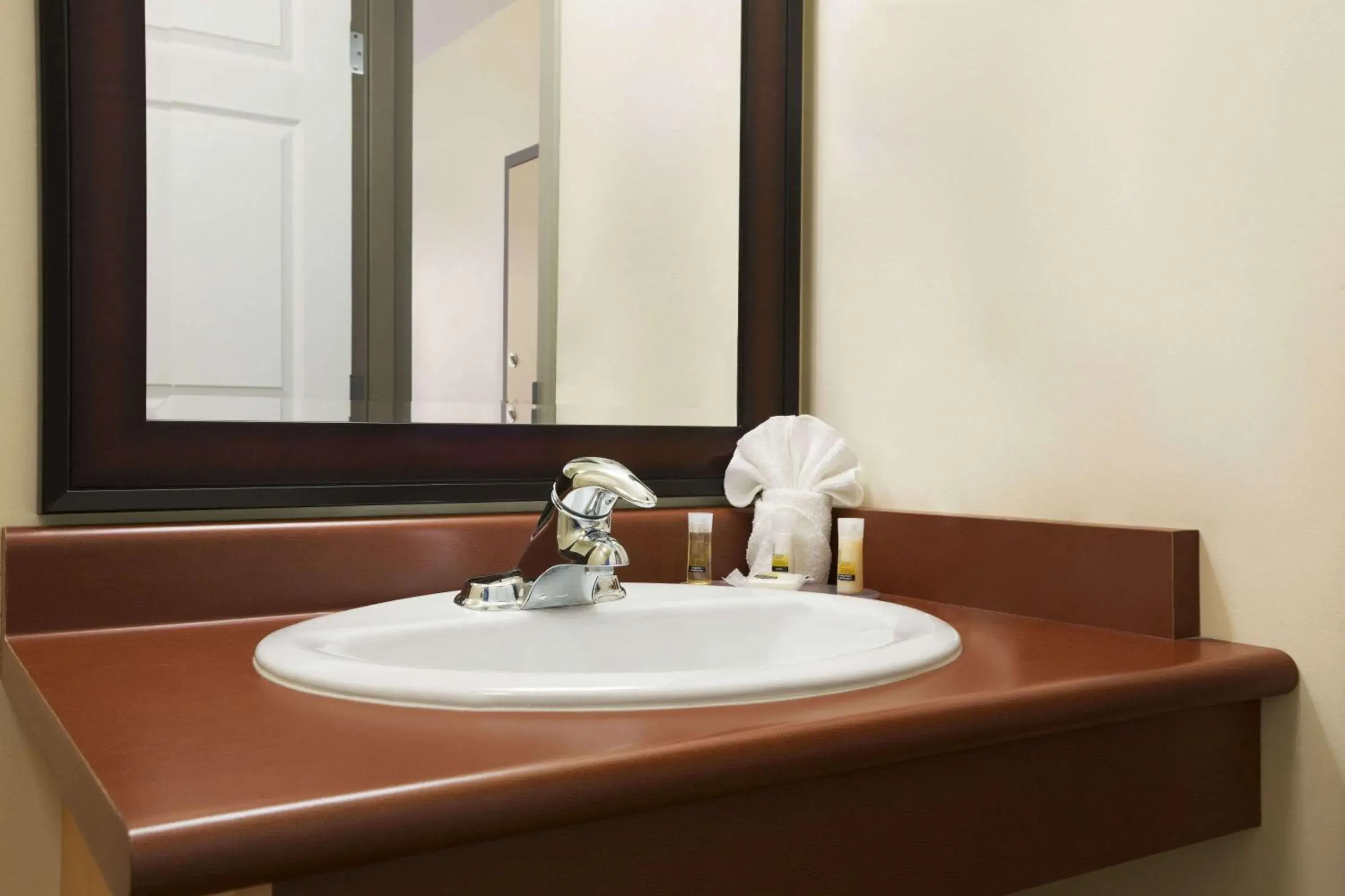 Photo of the whole room in Days Inn by Wyndham Dawson Creek Photo of the whole room in Days Inn by Wyndham Dawson Creek