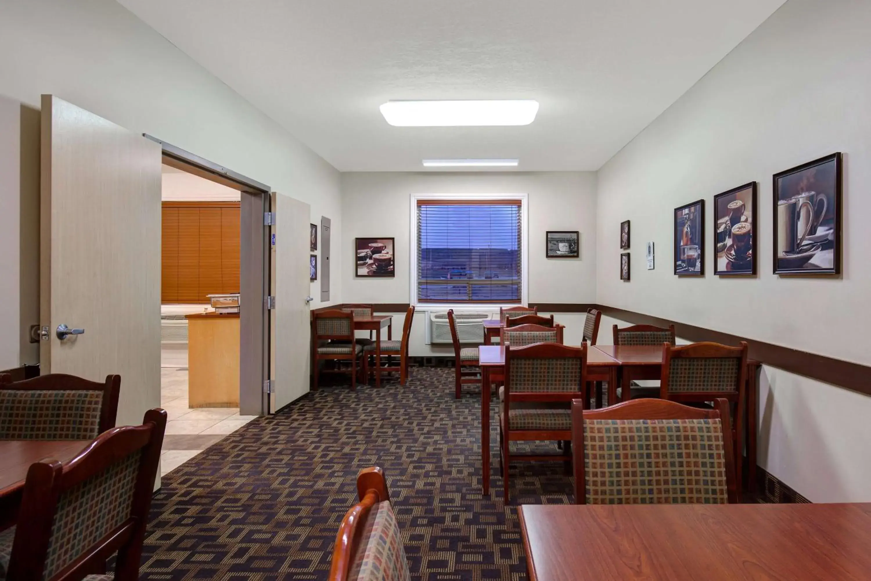 Restaurant/places to eat in Days Inn by Wyndham Dawson Creek Restaurant/places to eat in Days Inn by Wyndham Dawson Creek