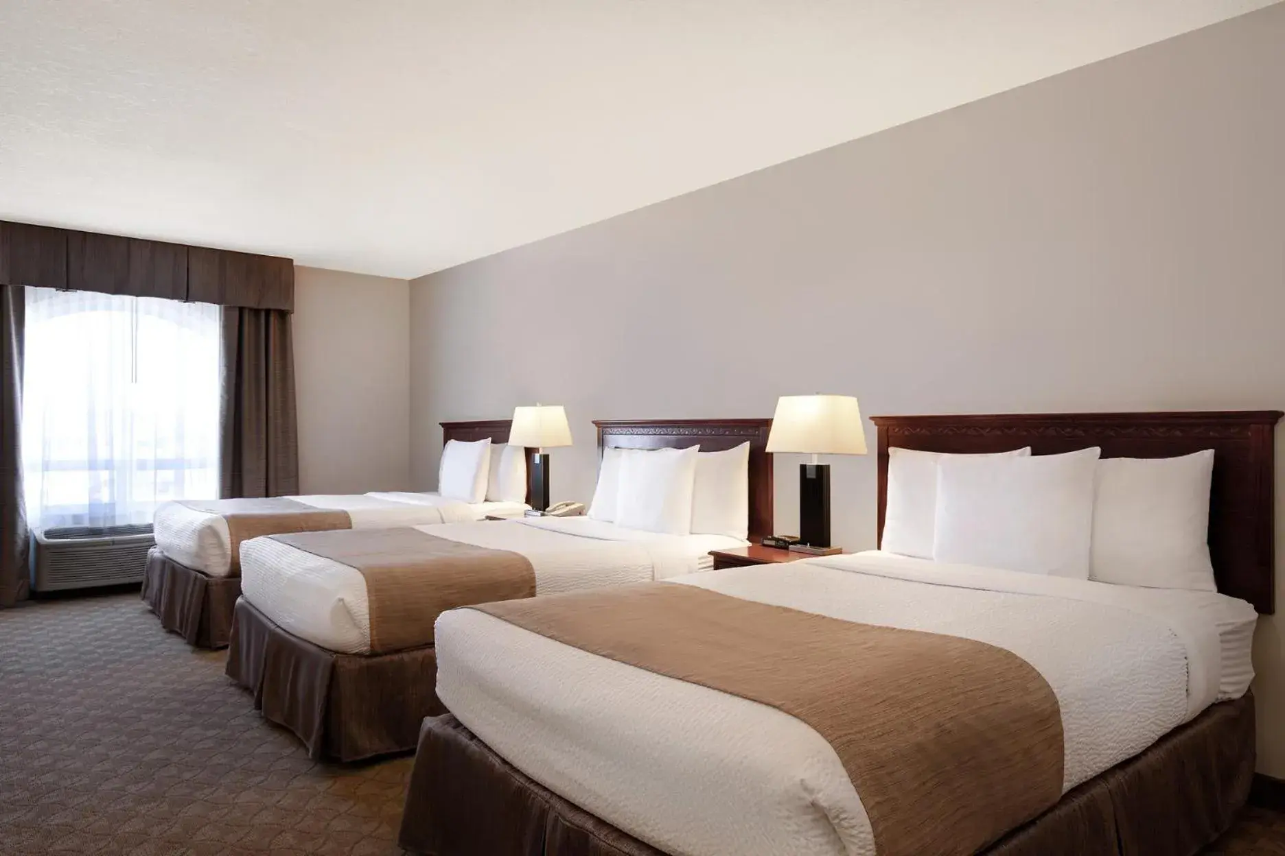 Bed in Days Inn by Wyndham Dawson Creek Bed in Days Inn by Wyndham Dawson Creek