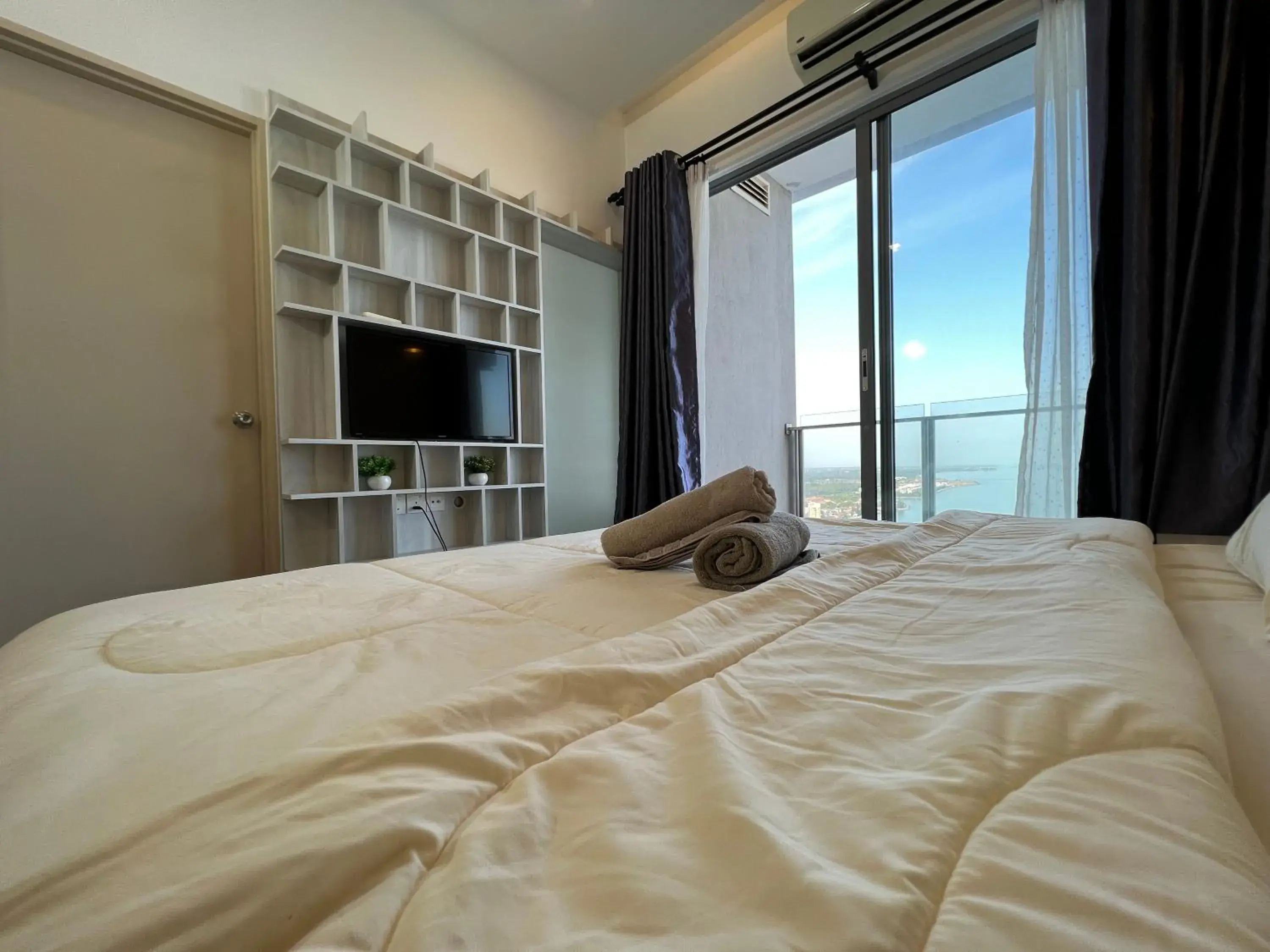 TV and multimedia, Bed in Attic Home Melaka Silverscape Residence & Jonker TV and multimedia, Bed in Attic Home Melaka Silverscape Residence & Jonker