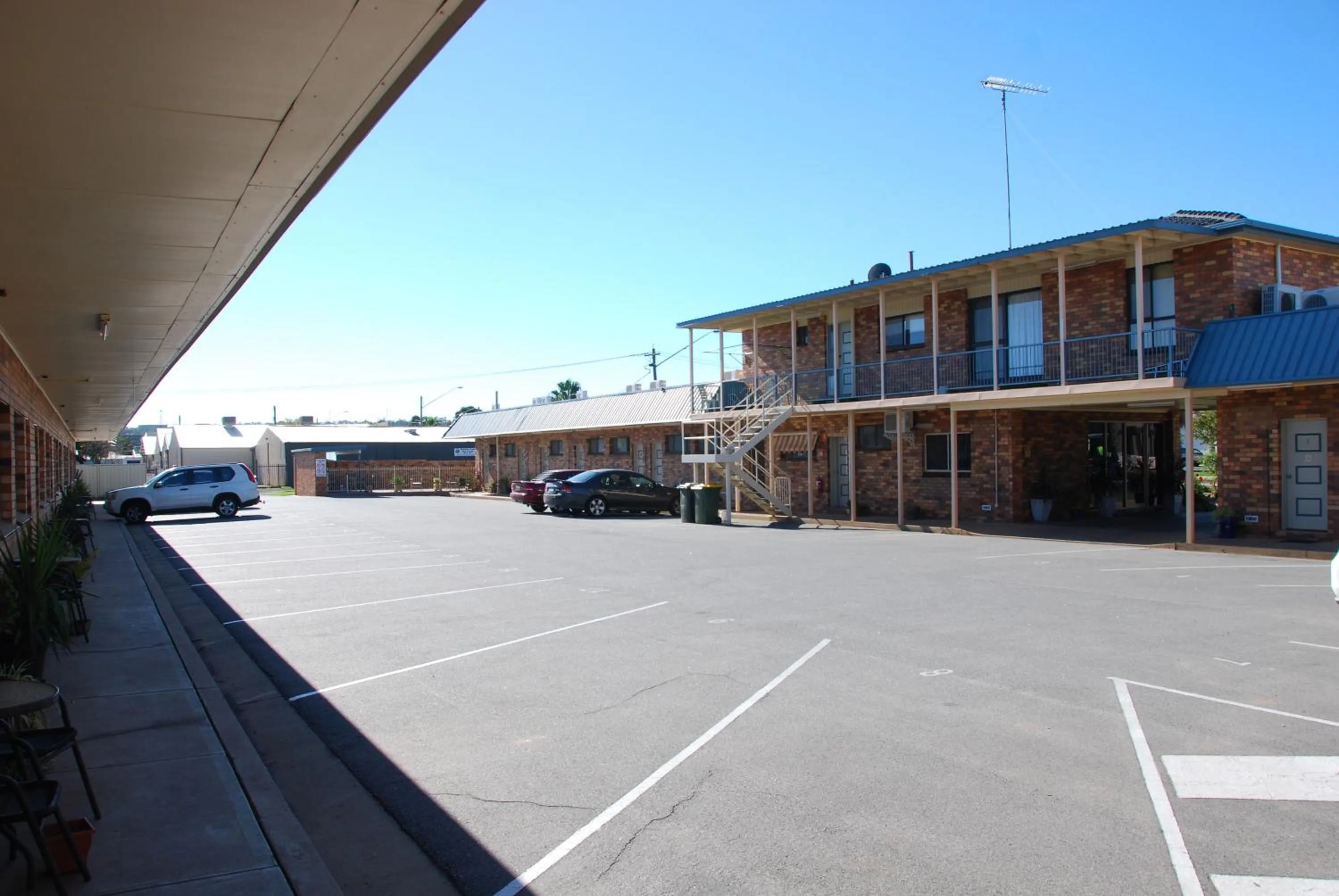 Facade/entrance in Acacia Motel