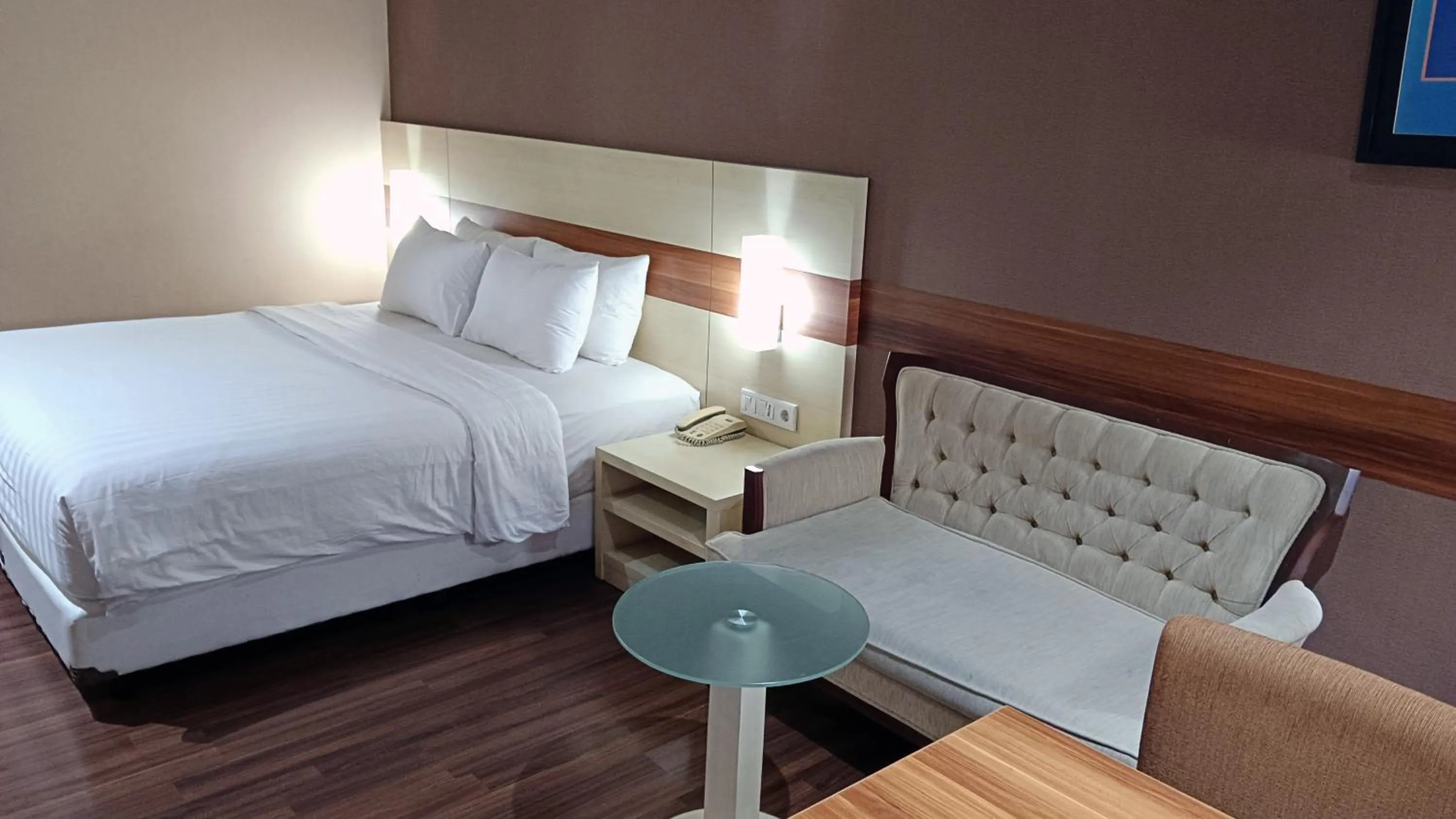 Hotel California Bandung