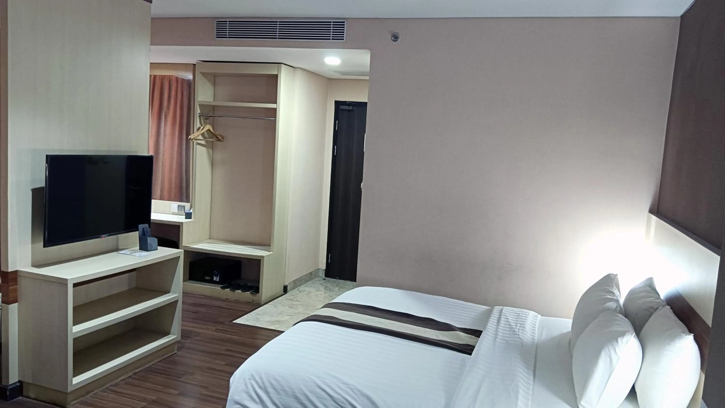 Hotel California Bandung