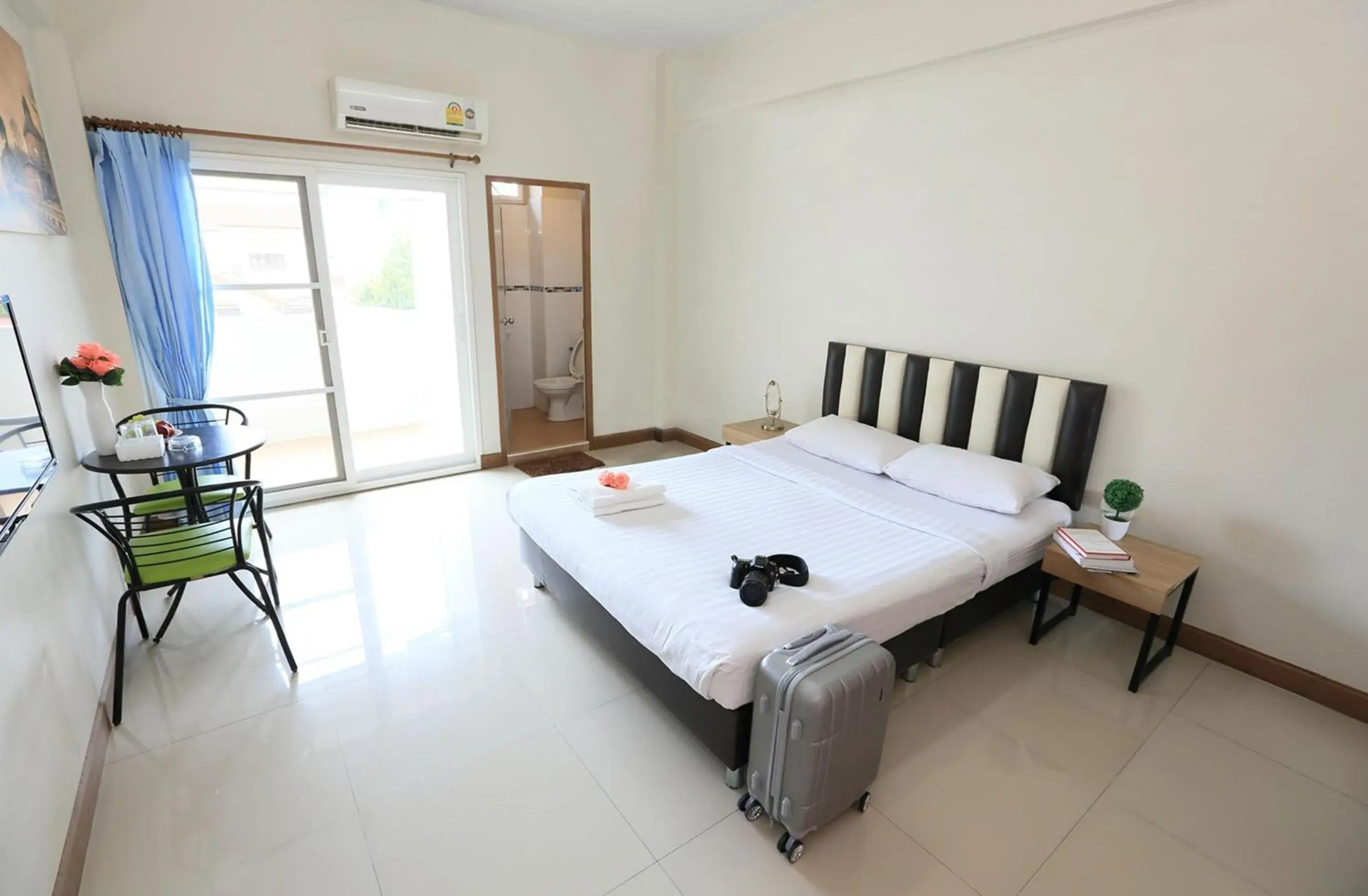 Photo of the whole room, Bed in sk resort Photo of the whole room, Bed in sk resort