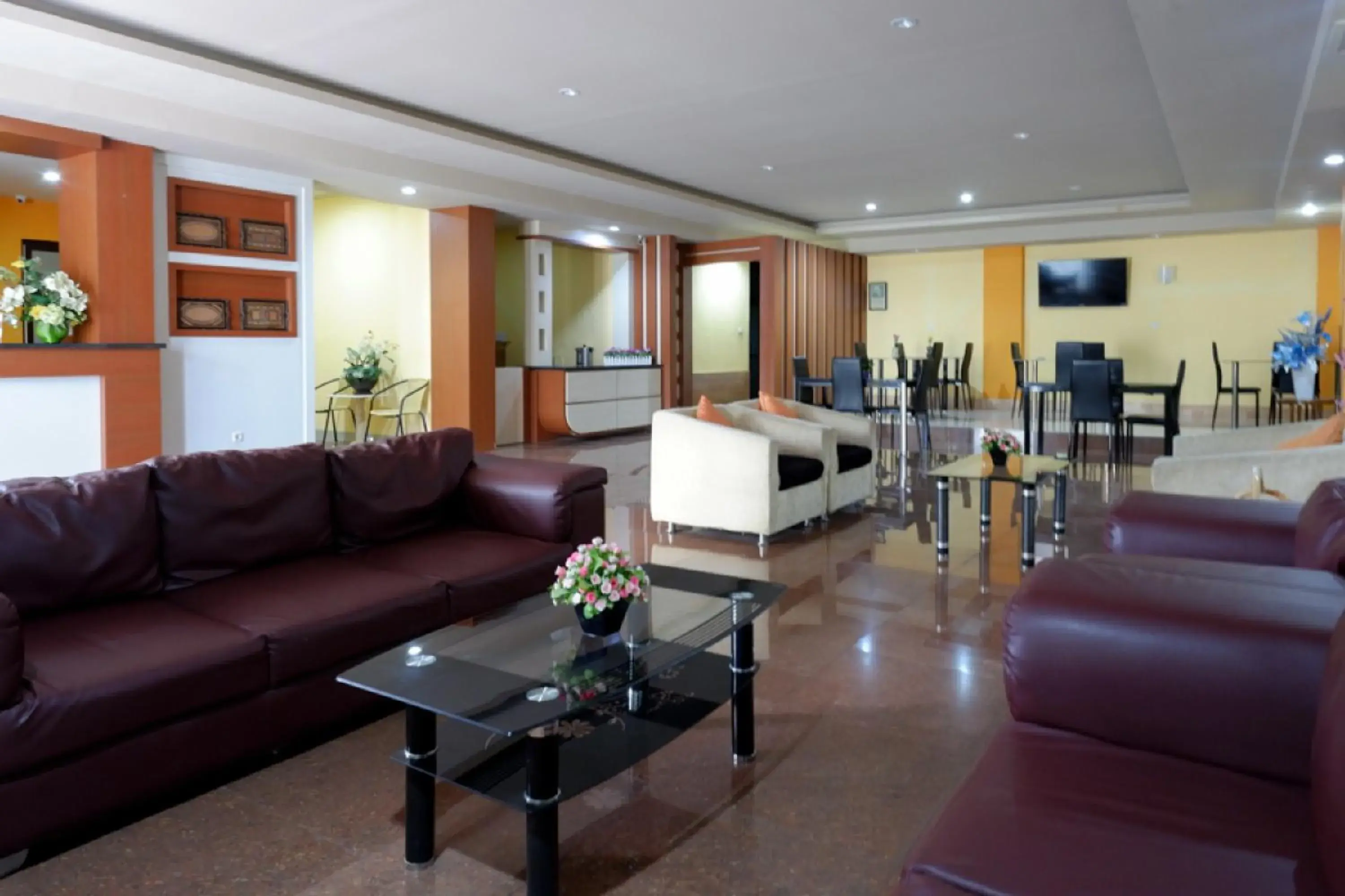 Lobby or reception in RedDoorz Plus @ Cameloan Hotel Palu Lobby or reception in RedDoorz Plus @ Cameloan Hotel Palu