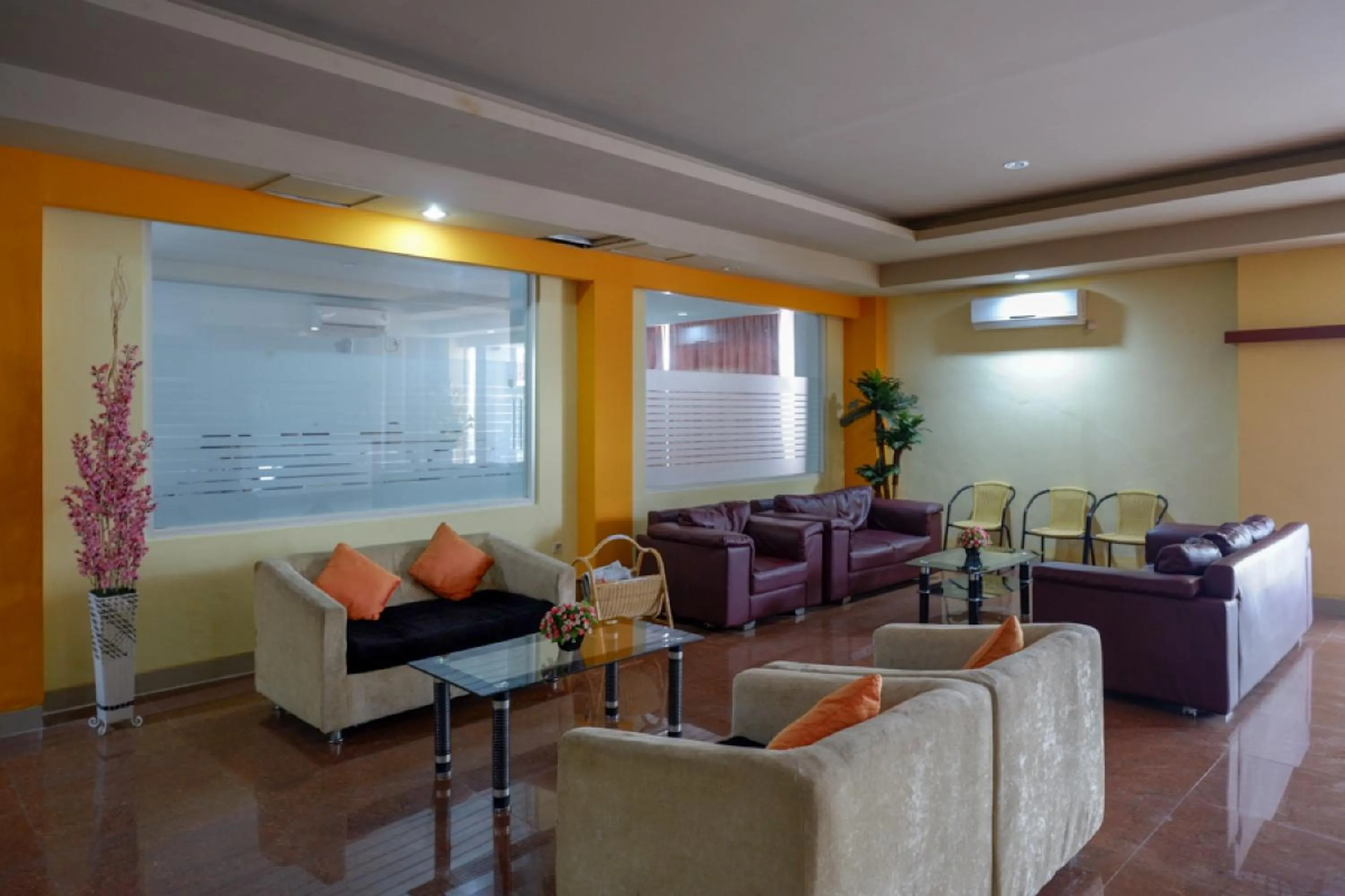 Living room in RedDoorz Plus @ Cameloan Hotel Palu