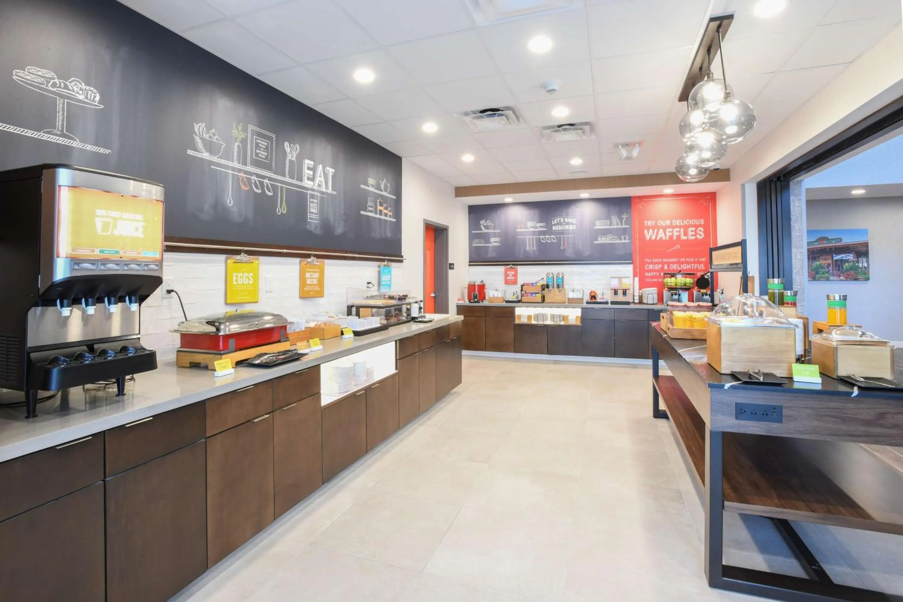 Breakfast in Hampton Inn & Suites Cincinnati Liberty Township