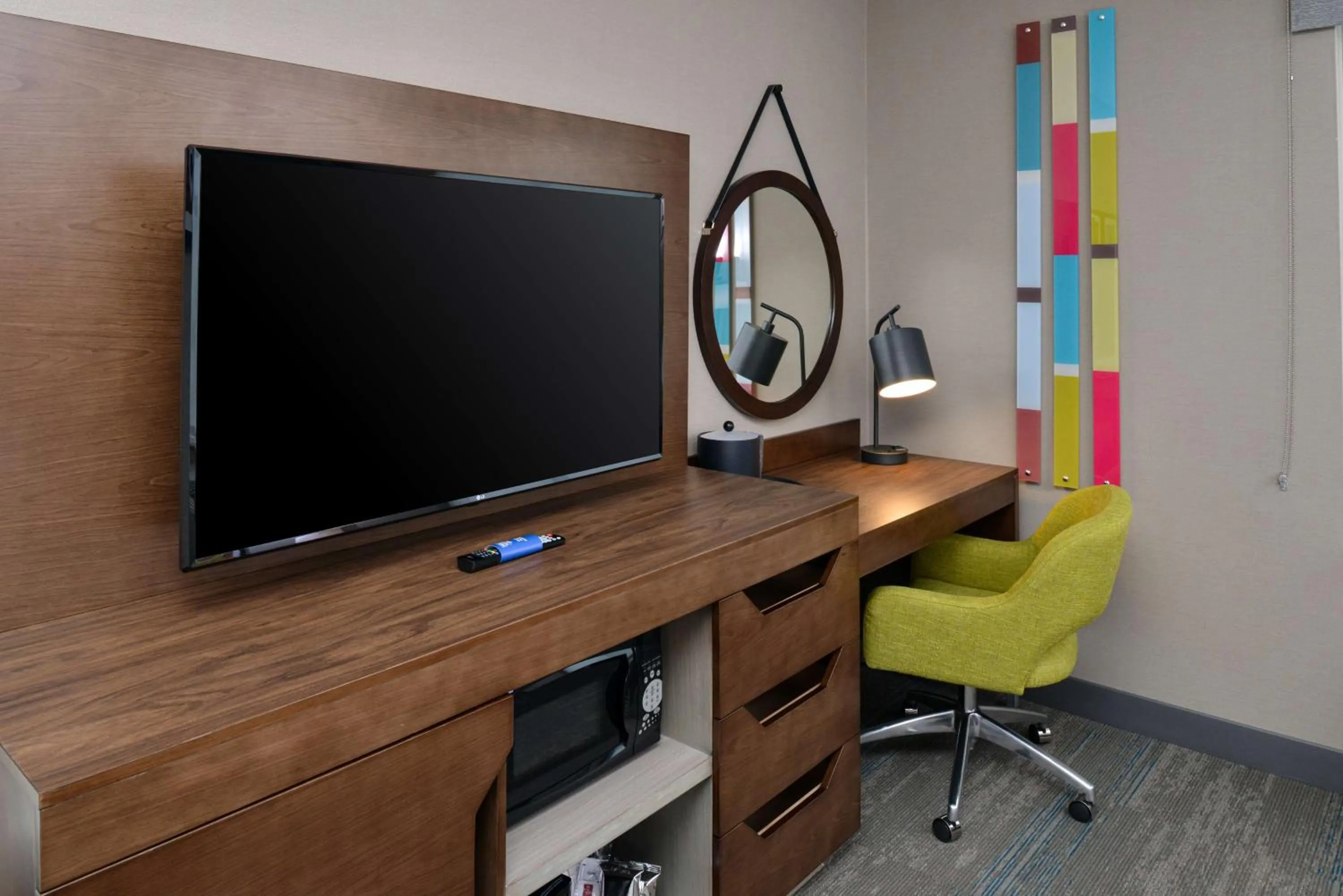 Bedroom in Hampton Inn & Suites Adrian, Mi