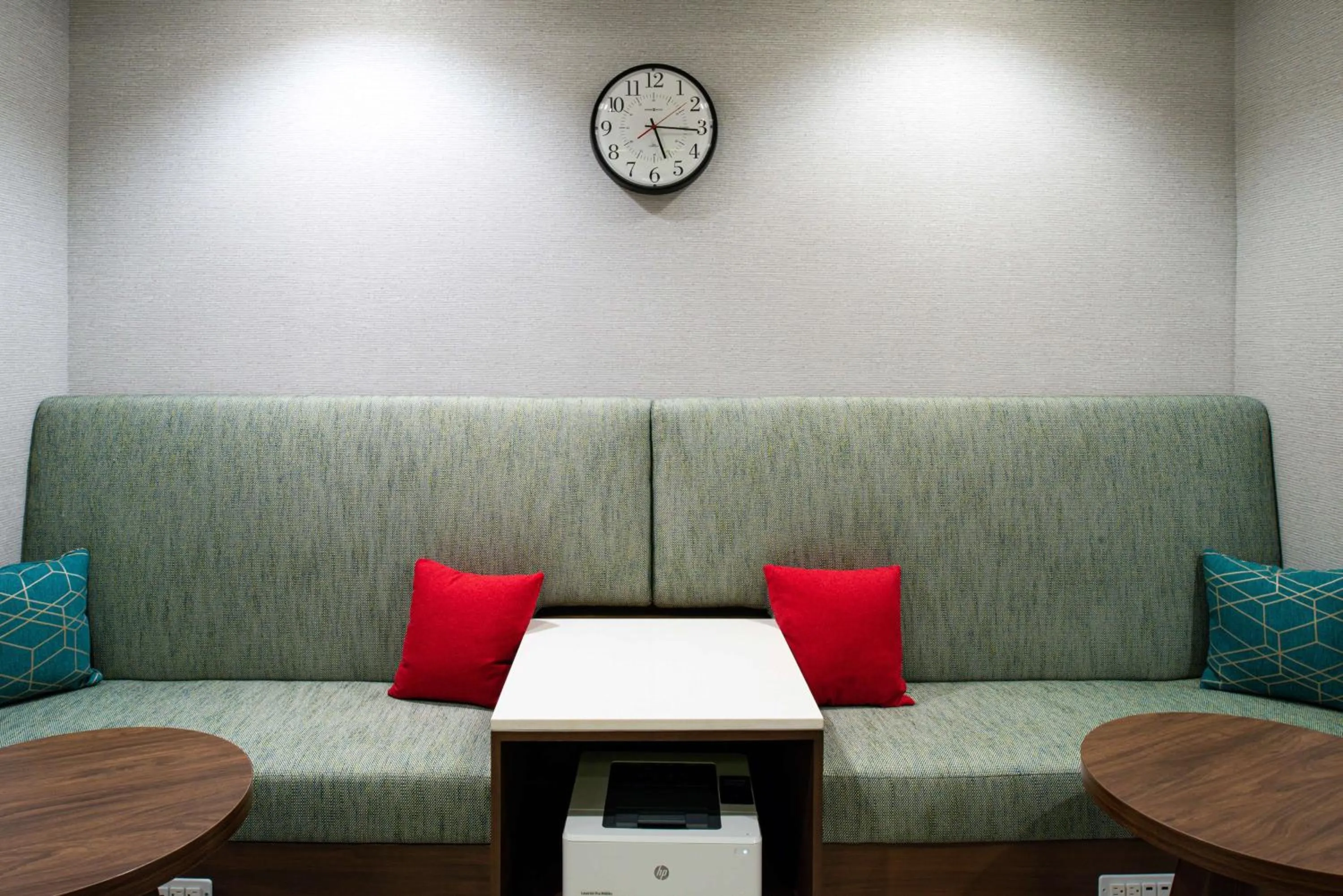 Business facilities in Hampton Inn & Suites Adrian, Mi