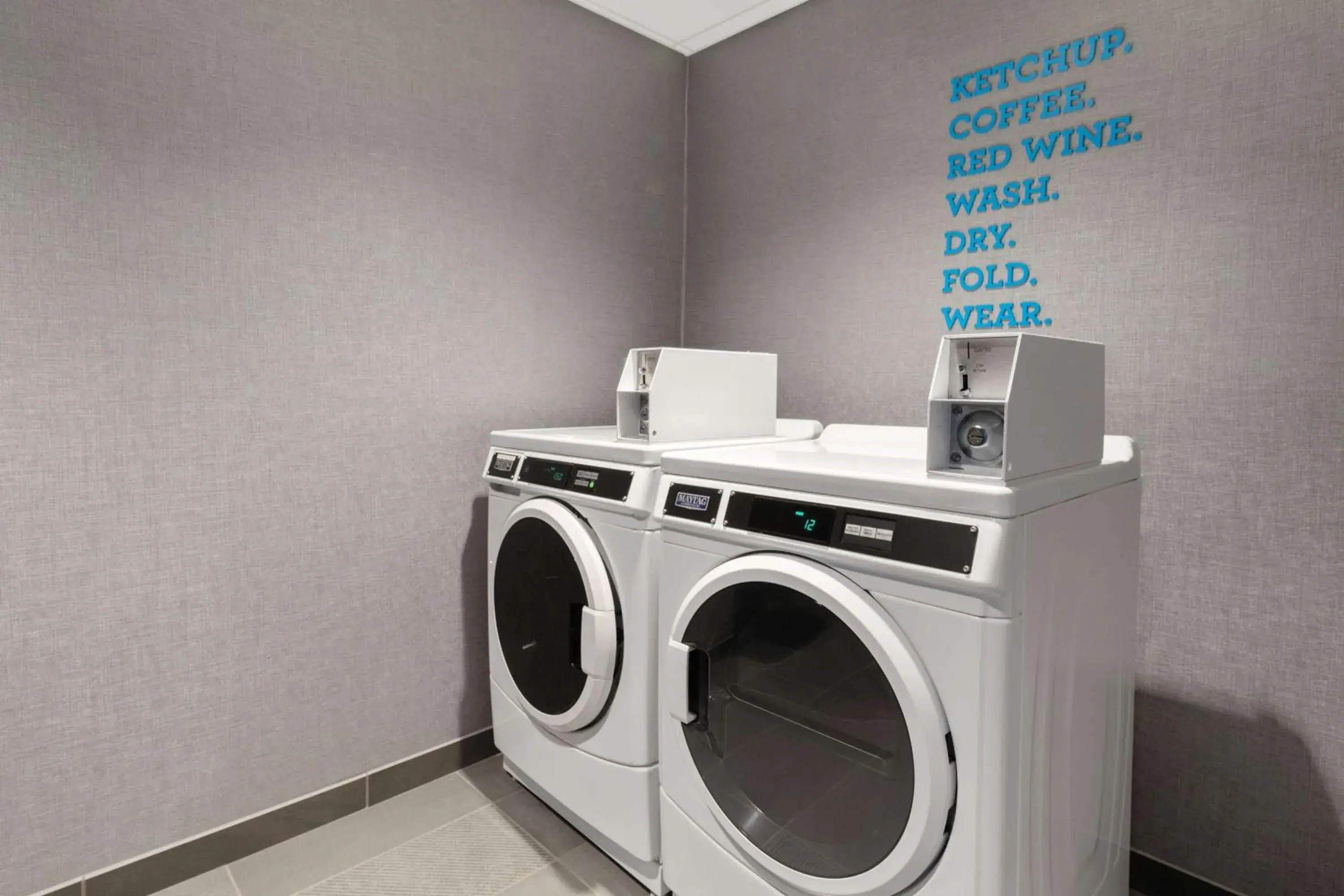 Property building in Tru By Hilton Sharonville, OH Property building in Tru By Hilton Sharonville, OH