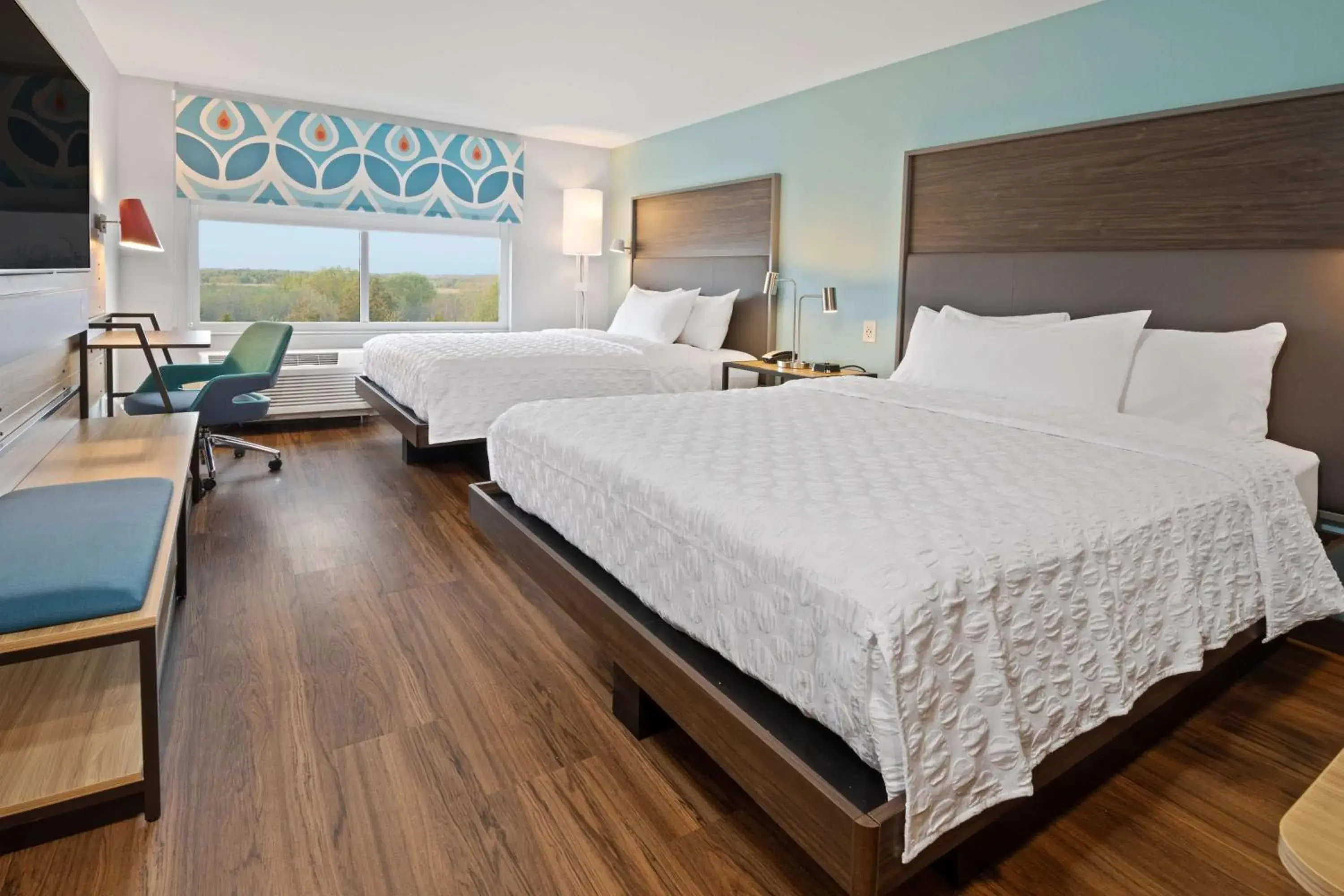 Queen Room with Two Queen Beds in Tru By Hilton Sharonville, OH Queen Room with Two Queen Beds in Tru By Hilton Sharonville, OH