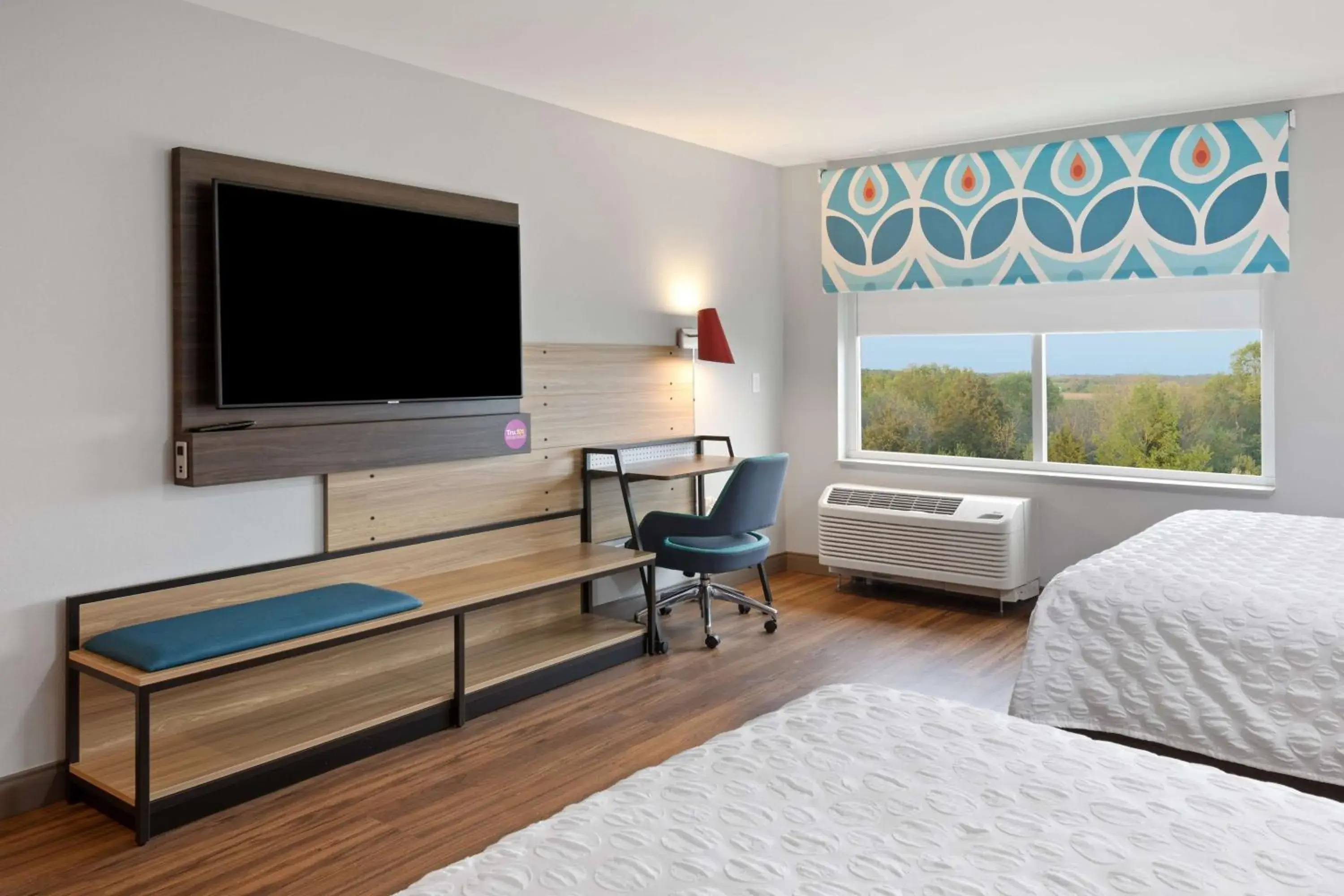 Bedroom, Bed in Tru By Hilton Sharonville, OH Bedroom, Bed in Tru By Hilton Sharonville, OH