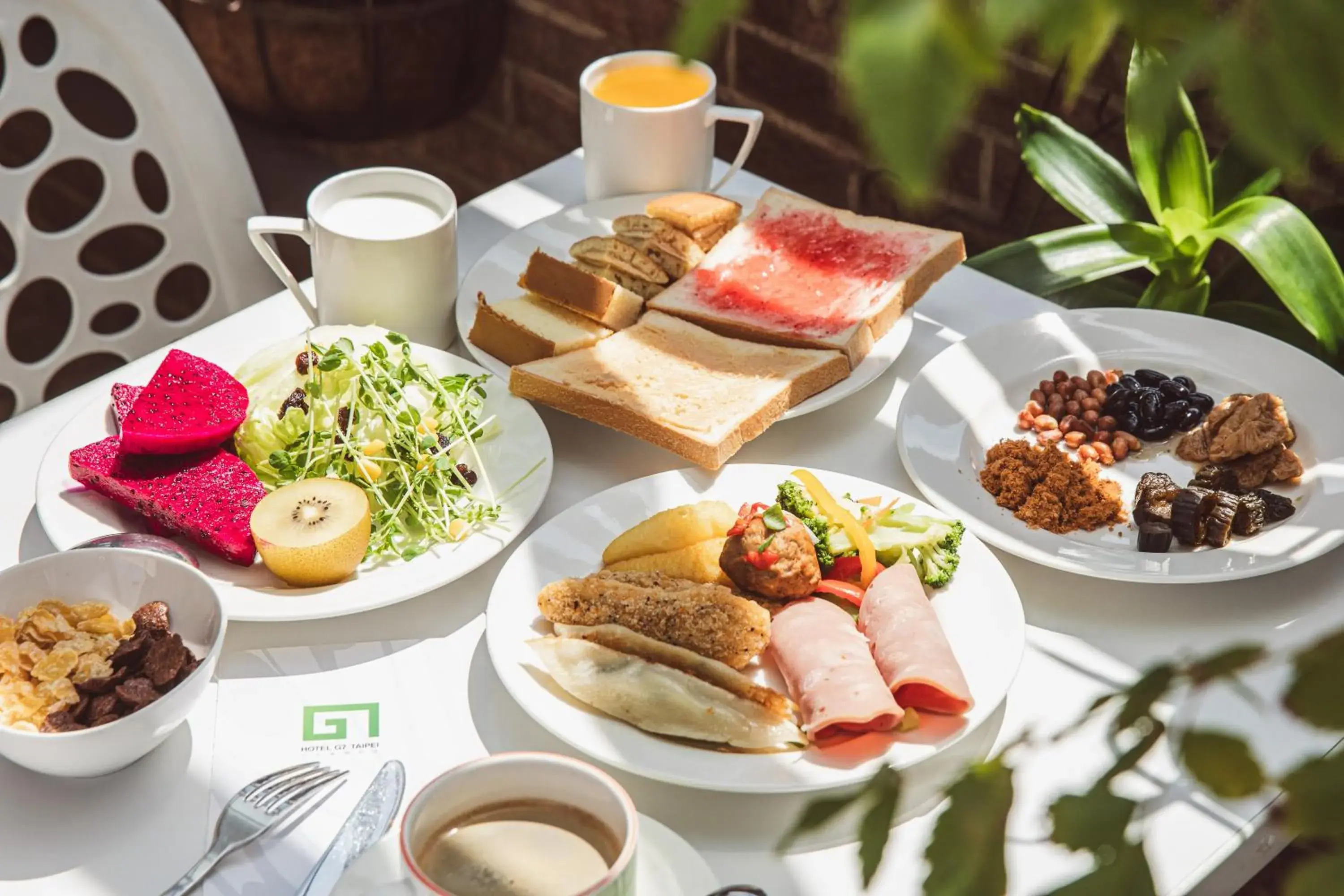 Breakfast in Hotel G7 Taipei Breakfast in Hotel G7 Taipei