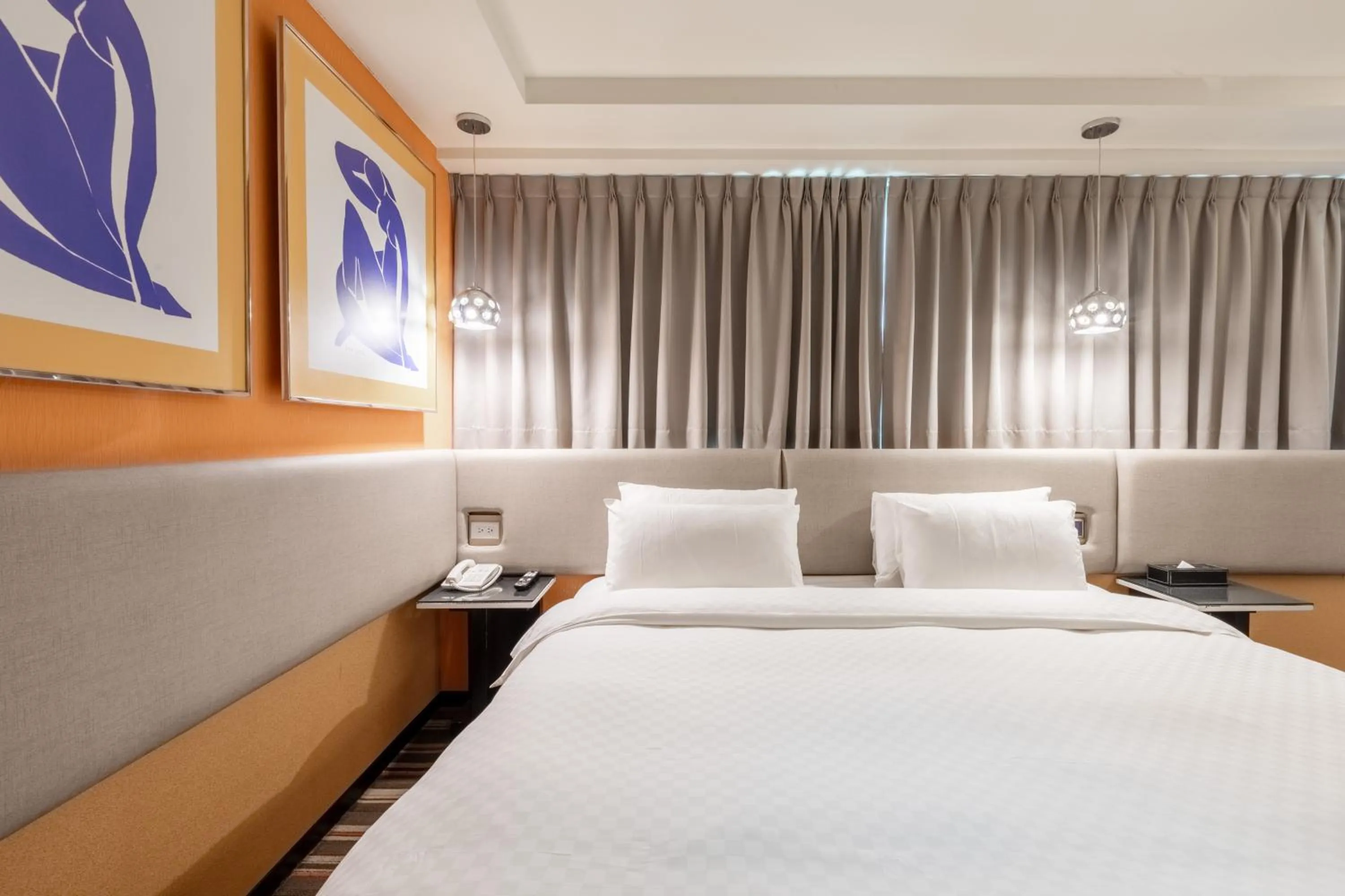 Photo of the whole room, Bed in Hotel G7 Taipei