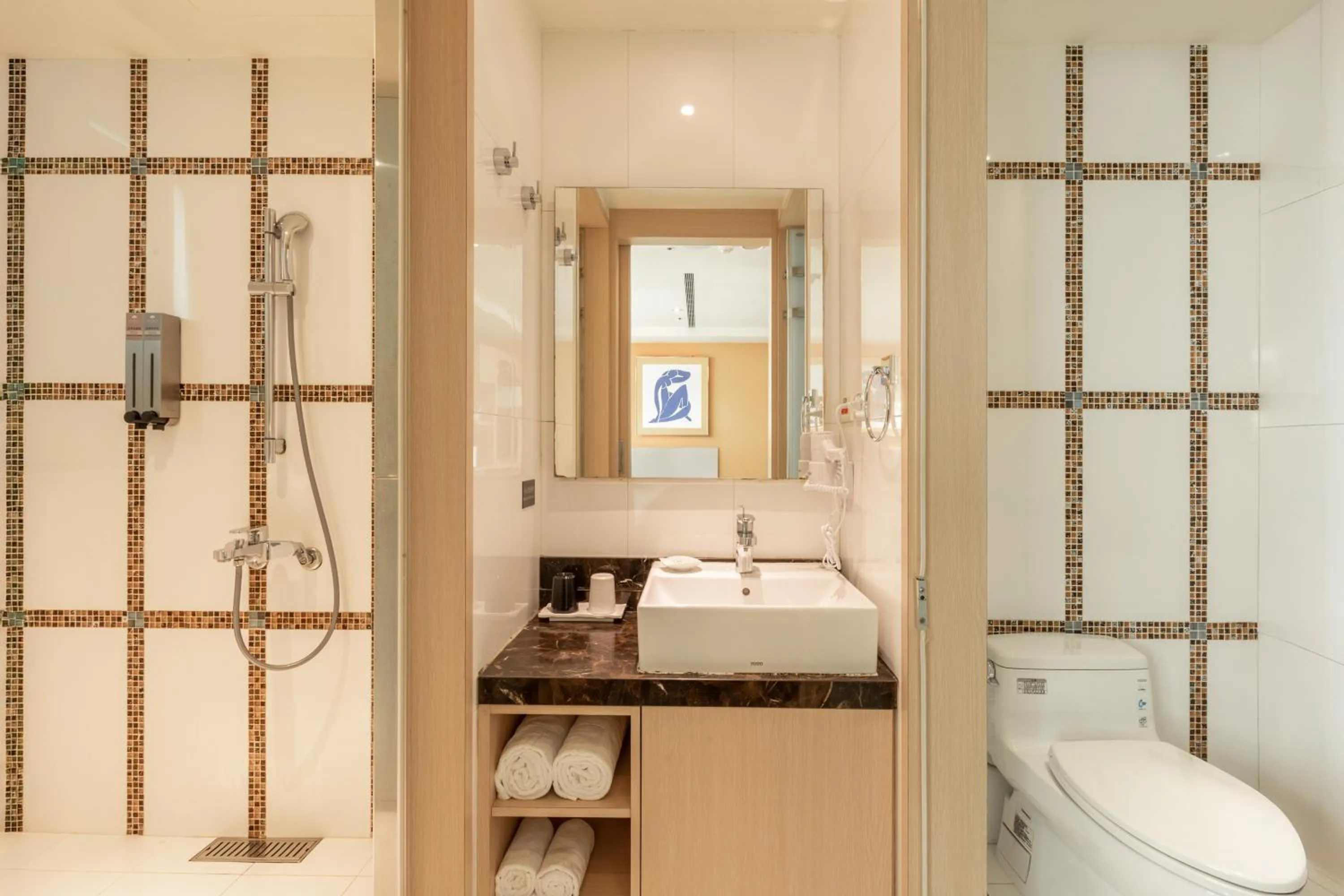 Toilet in Hotel G7 Taipei