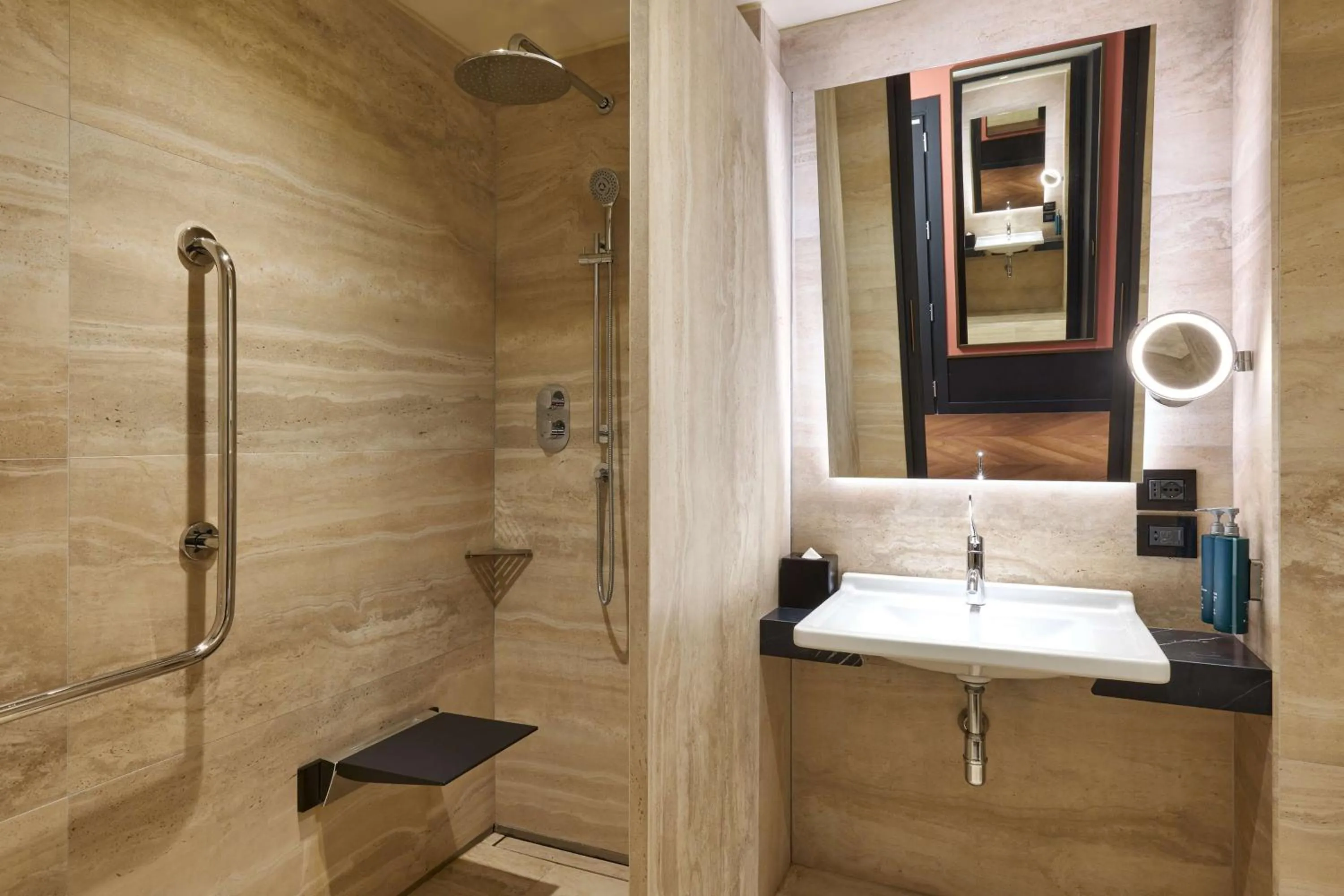 Bathroom in Hilton Rome Eur La Lama