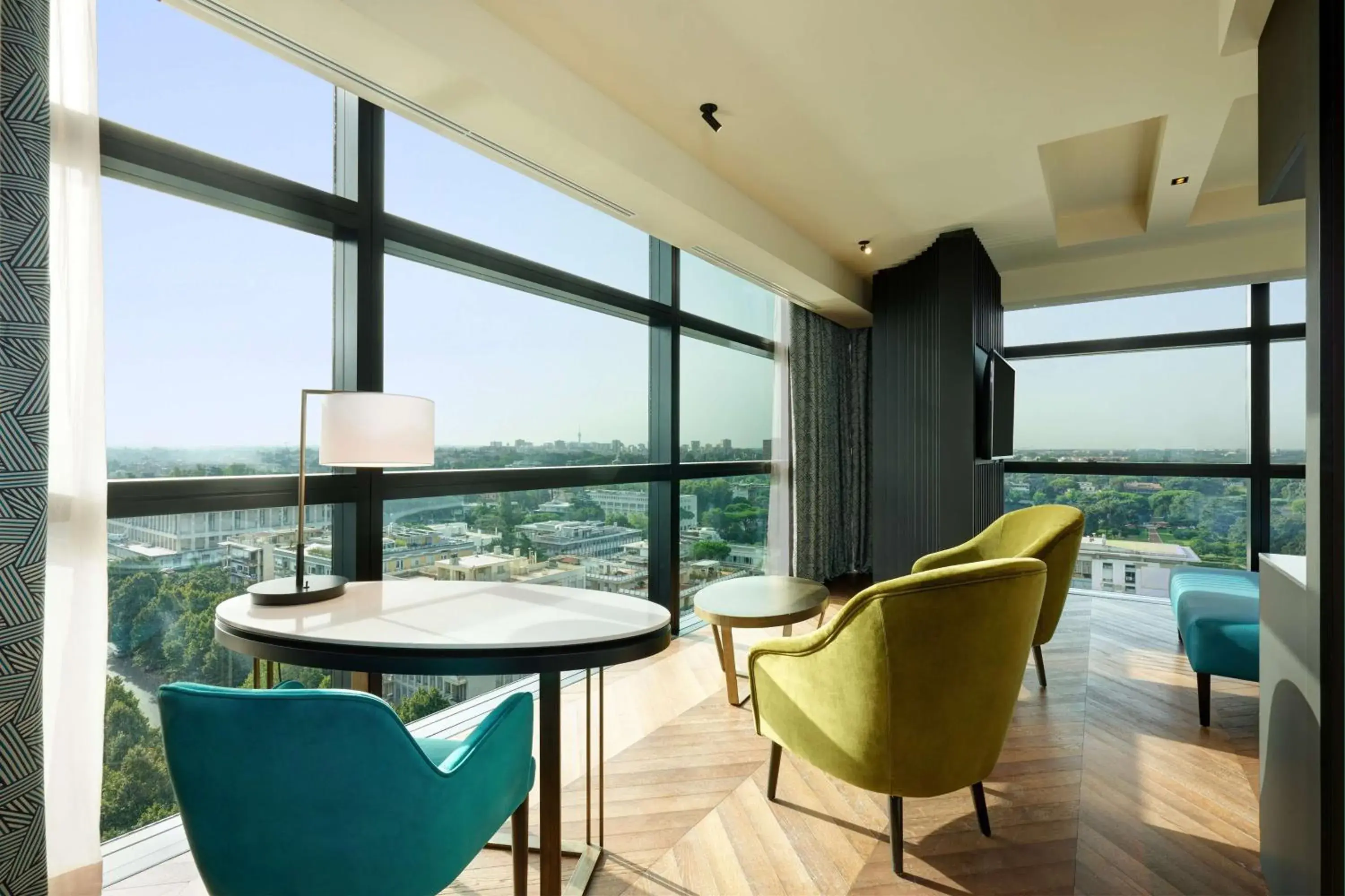 Executive Corner King Room with Lounge Access in Hilton Rome Eur La Lama Executive Corner King Room with Lounge Access in Hilton Rome Eur La Lama