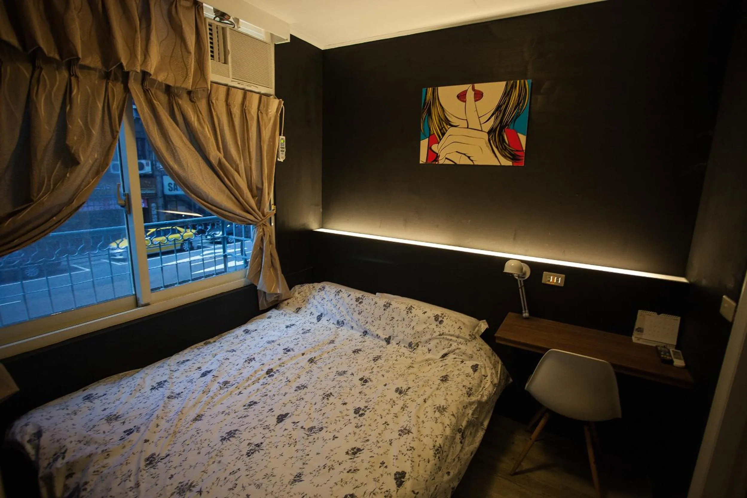 Bed in May Rooms Taipei Nangang Station