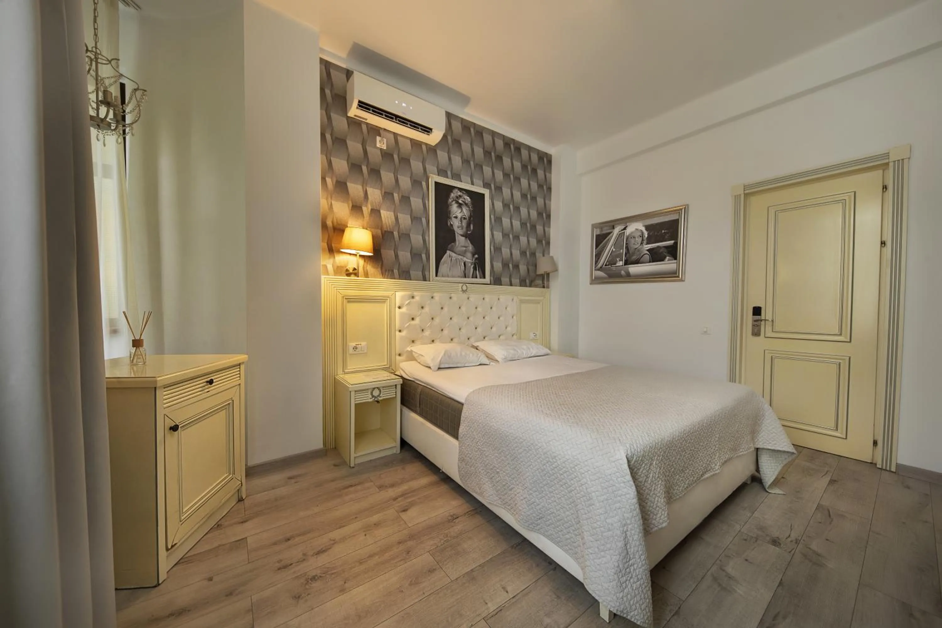 Bed in Carol Boutique - Vila Cornelia